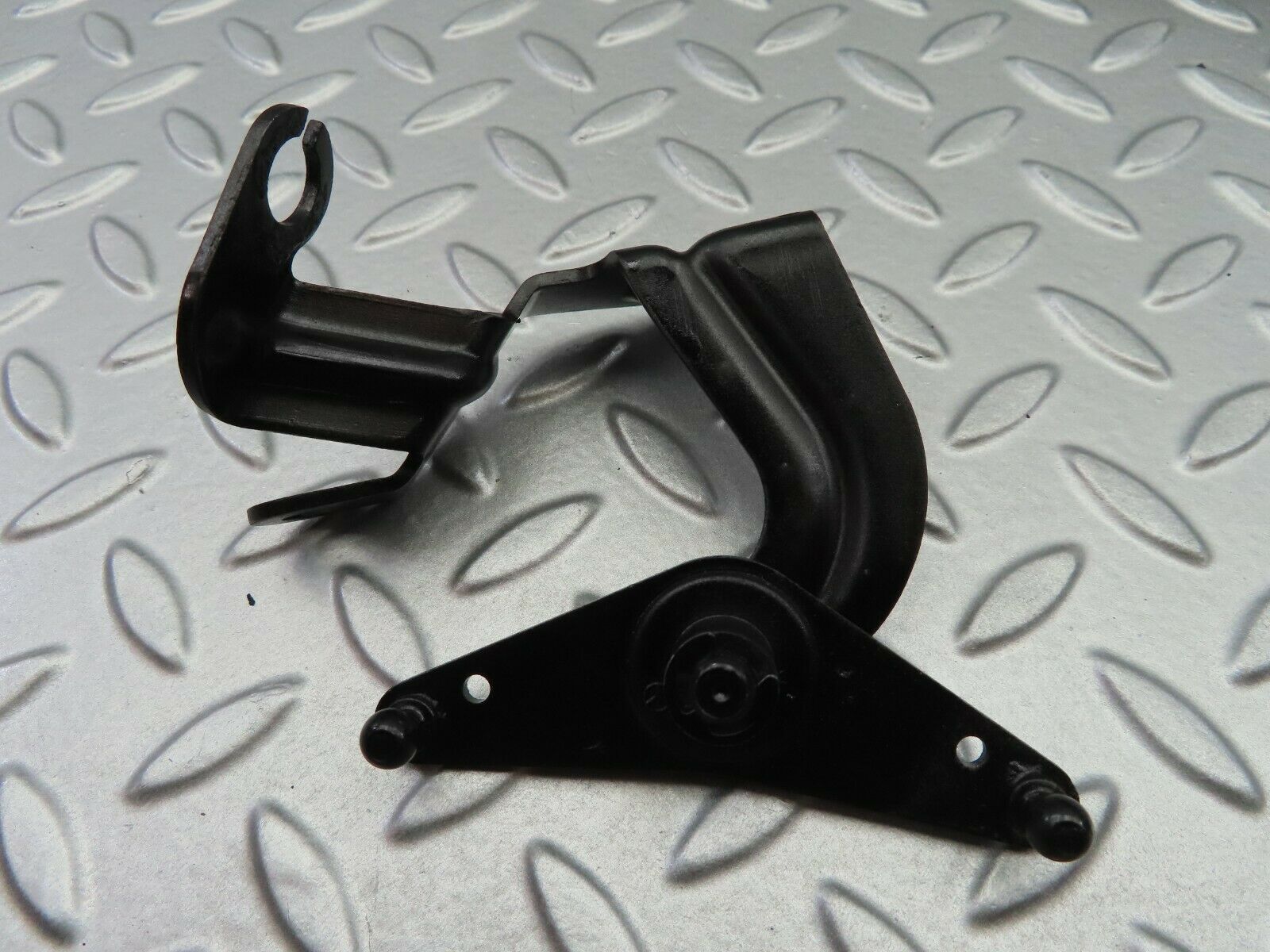 6394 Mercedes-Benz W126 380SE Throttle Linkage Accelerator