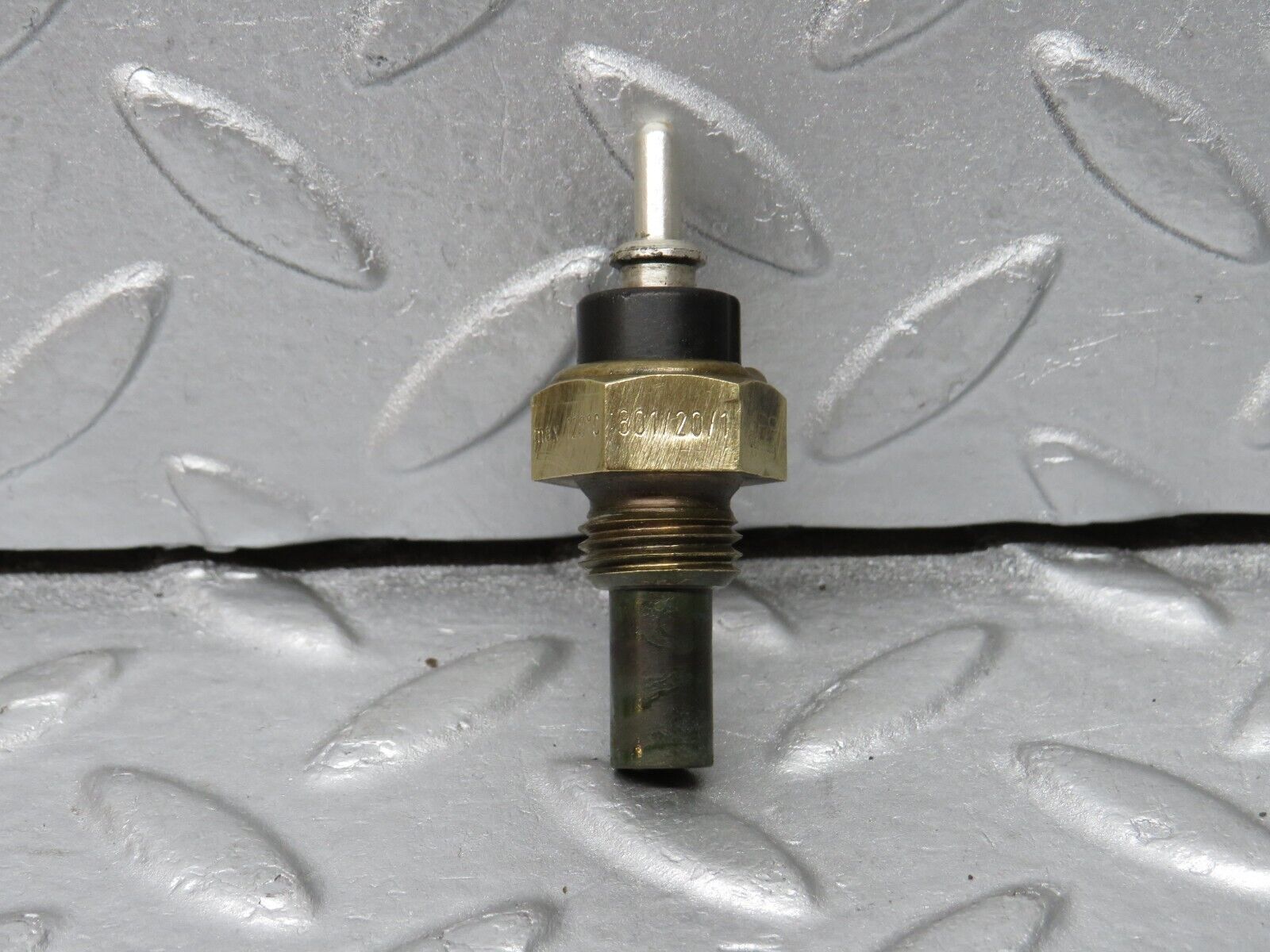 38129 Mercedes-Benz A124 320E Cabriolet Coolant Temperature Sensor VDO 0055421017