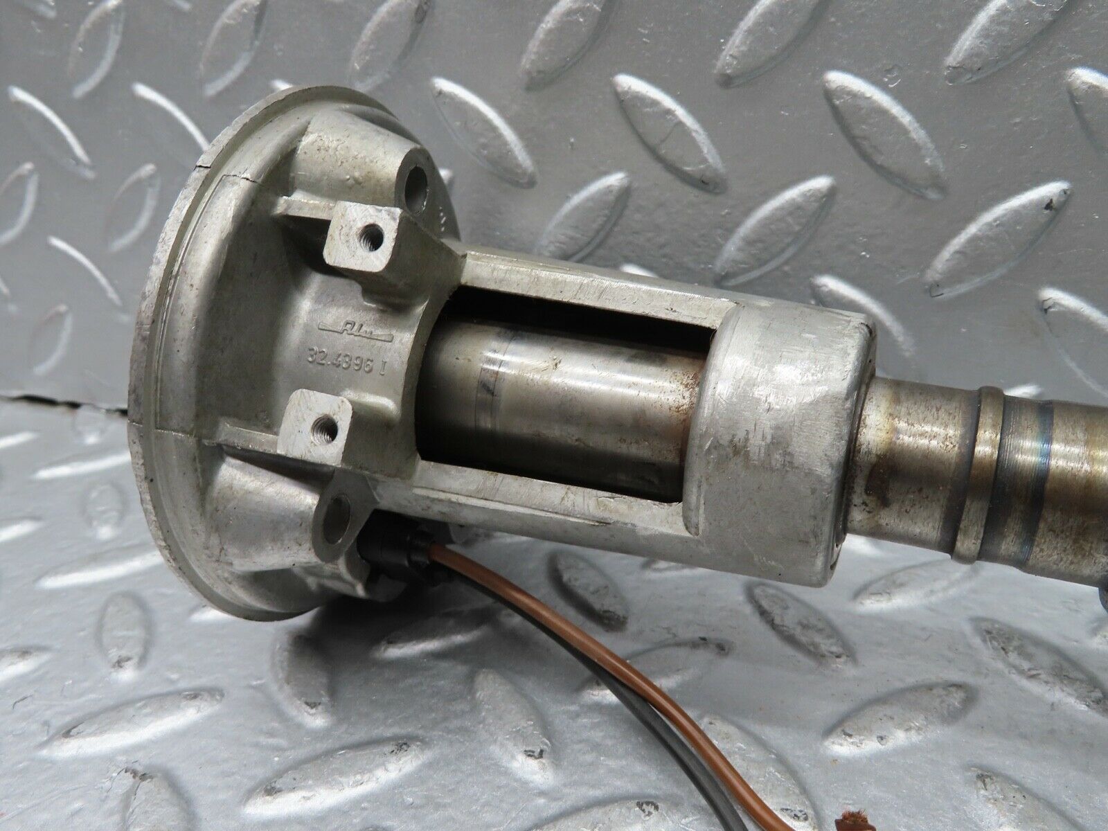 20945 Mercedes-Benz W114 250CE Coupe Steering Shaft 1154621535