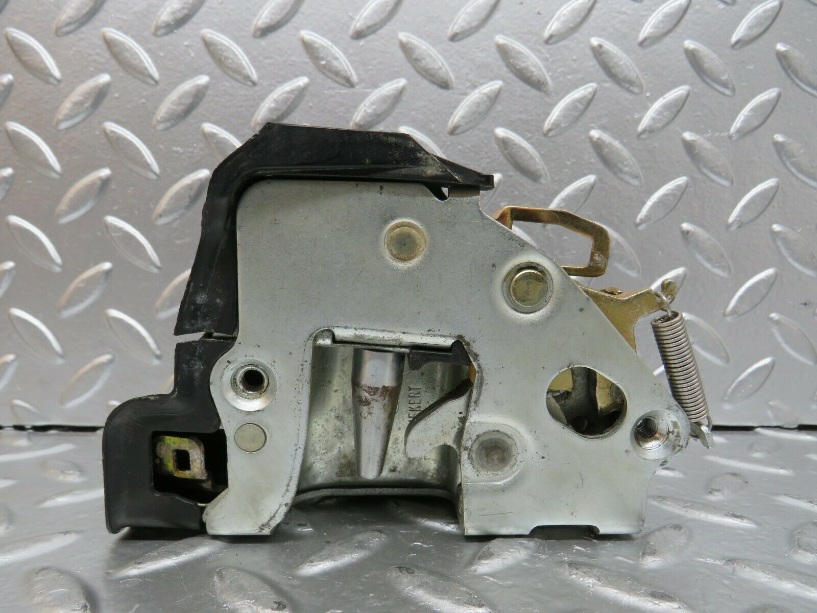 23952 Mercedes-Benz W123 280E Rear Right Door Lock Mechanism 1237330208