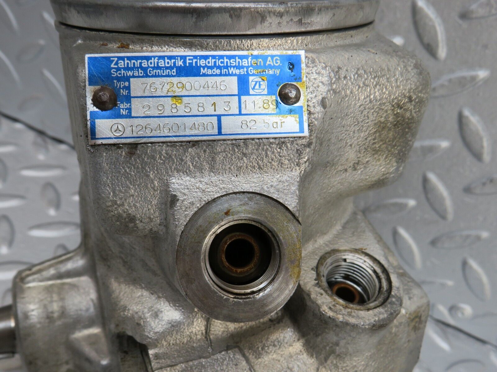 36270 Mercedes-Benz W126 420SE Power Steering Pump 1264601480 7672900446