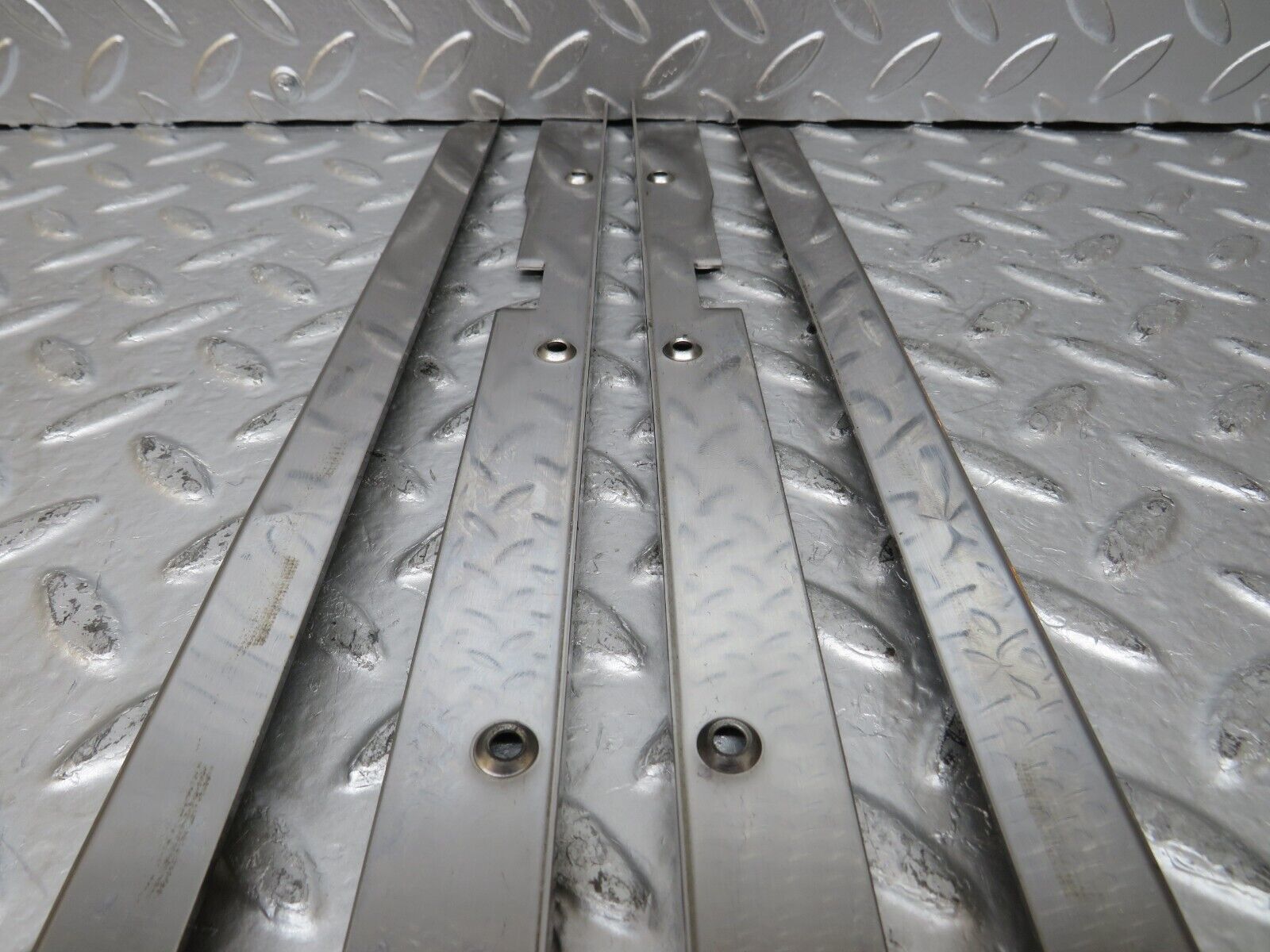 25805 Mercedes-Benz W124 280E Sunroof Chrome Trim Set