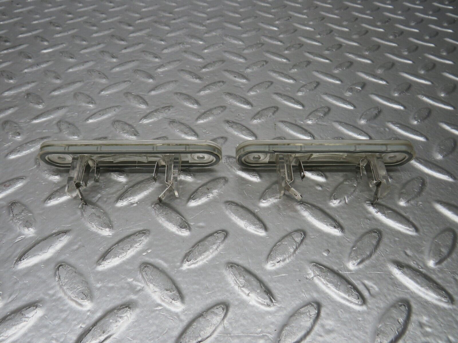 29556 Mercedes-Benz W124 230E Rear License Plate Light 1248200256