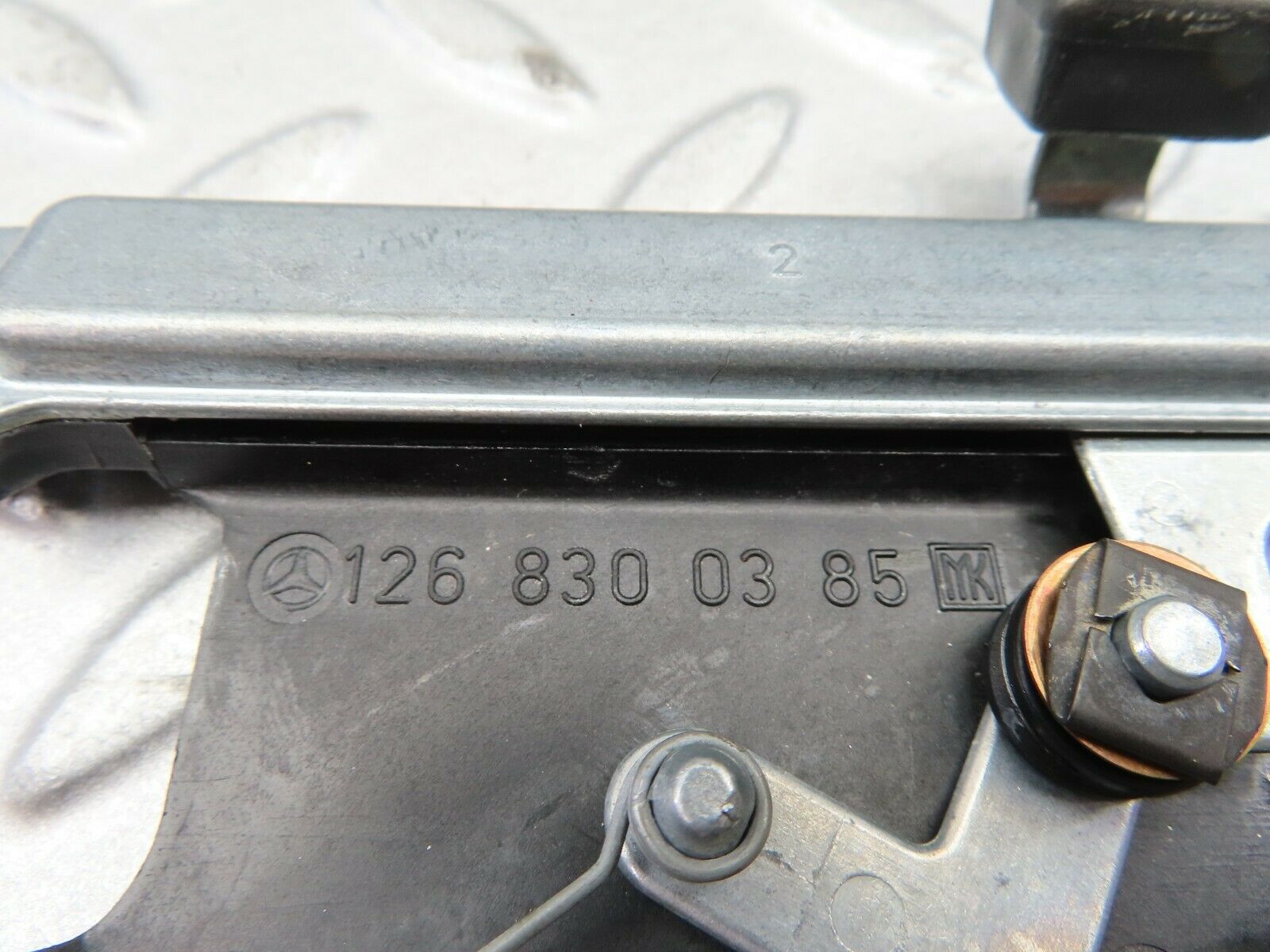 6386 Mercedes-Benz W126 380SE Rear Heater Regulator 1268300385