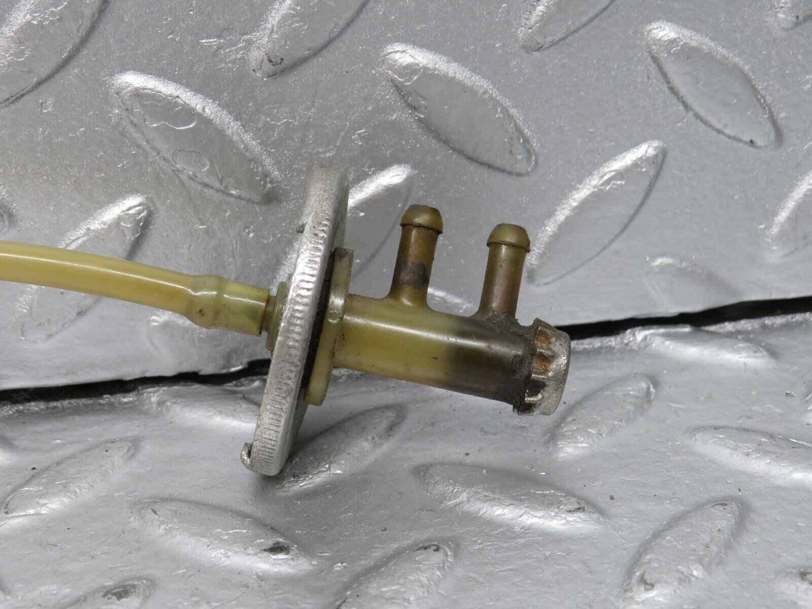 40465 Mercedes-Benz W110 230 Windscreen Washer Reservoir Cap Hose Pipe