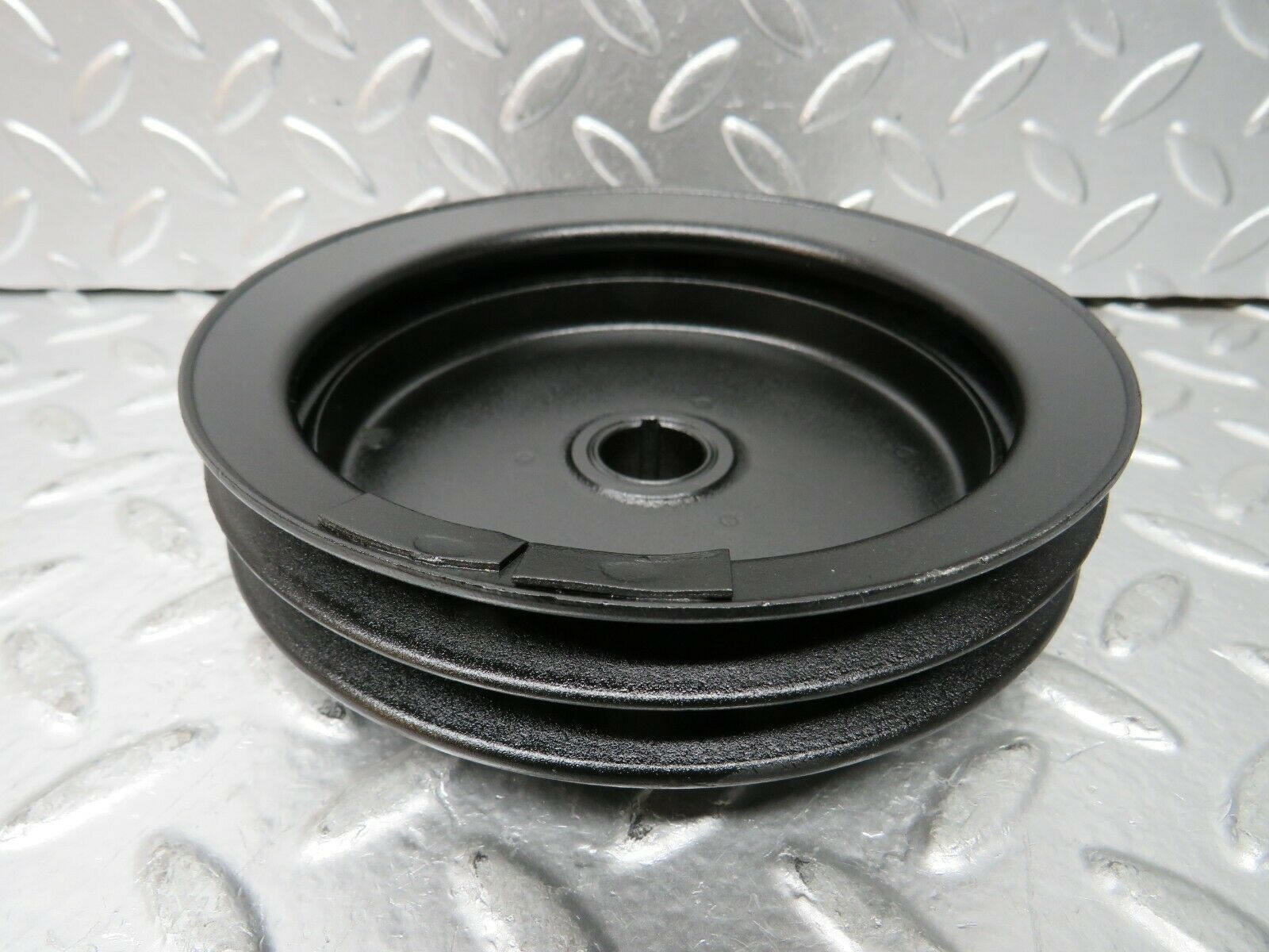 23370 Mercedes-Benz W116 350SE Power Steering Pump Pulley