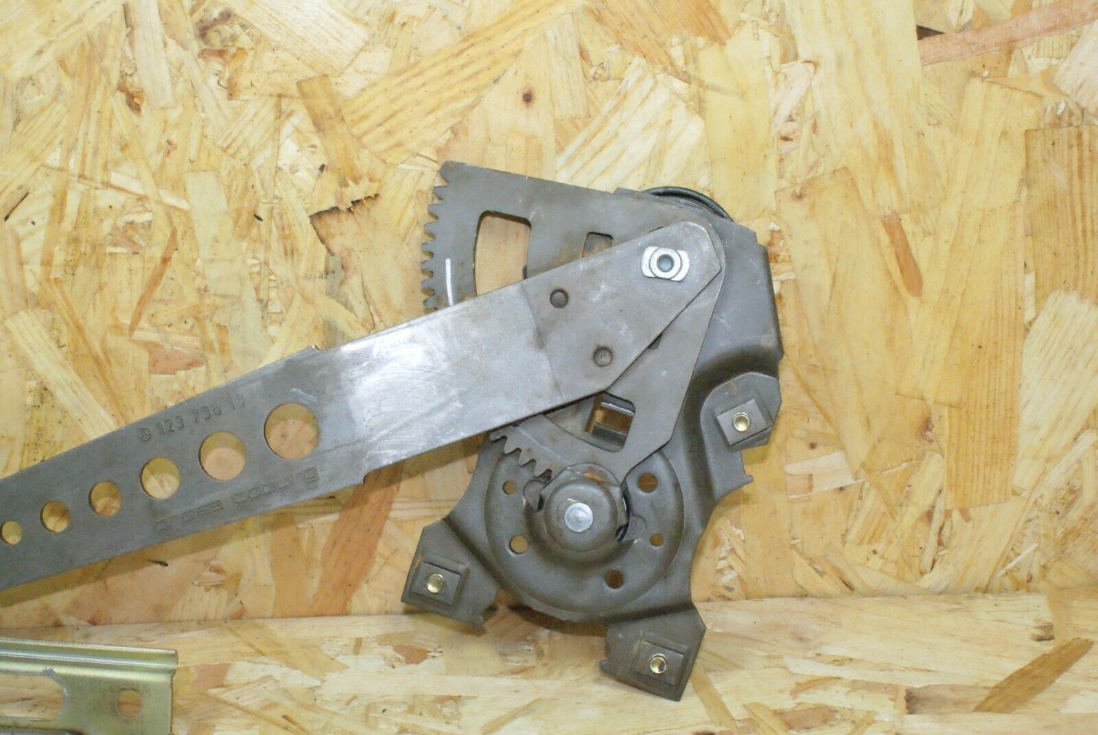 2264 Mercedes-Benz W123 280E Rear Left Manual Window Regulator 1237301346