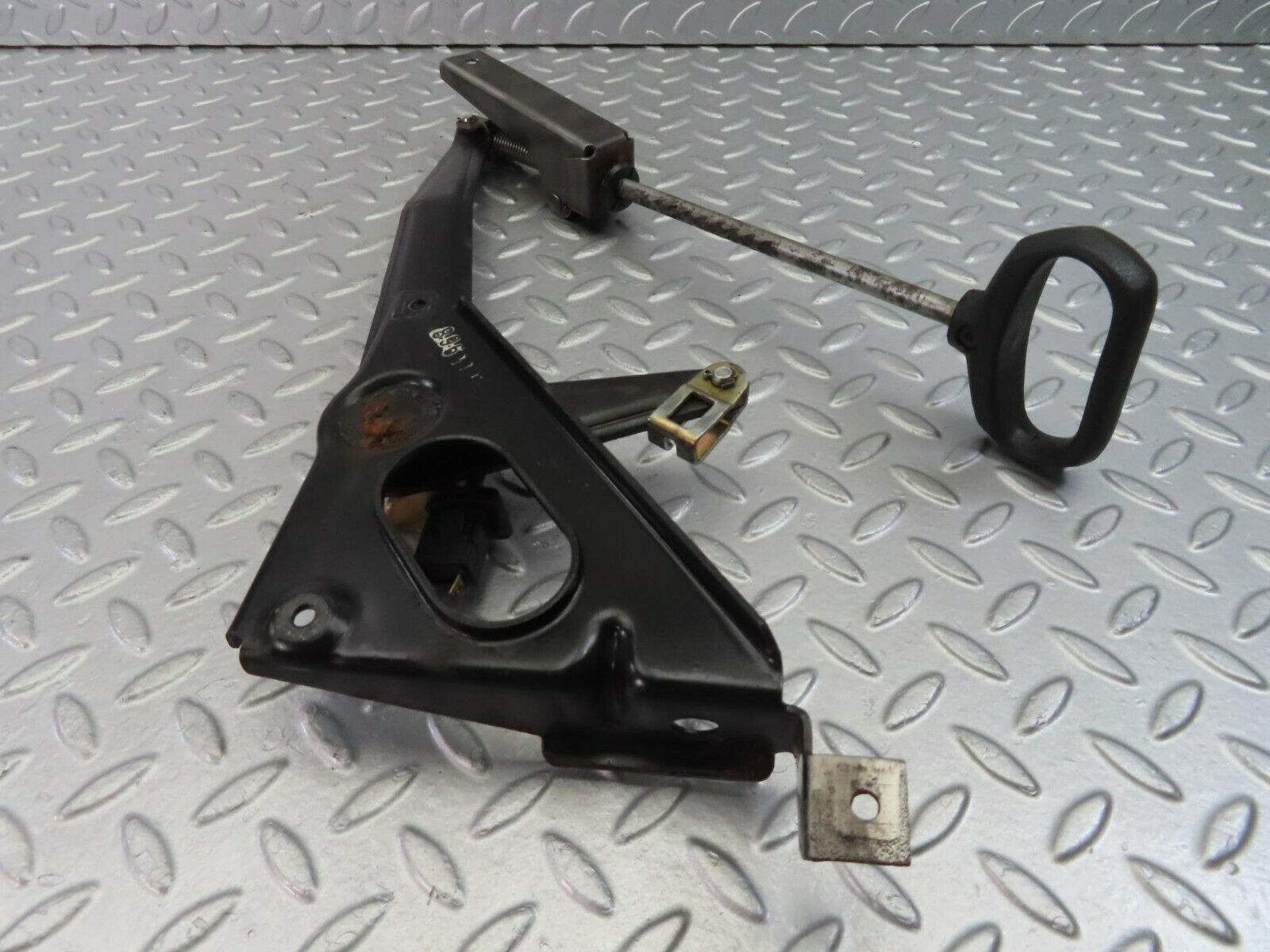 9930 Mercedes-Benz C123 230CE Coupe Handbrake Regulator