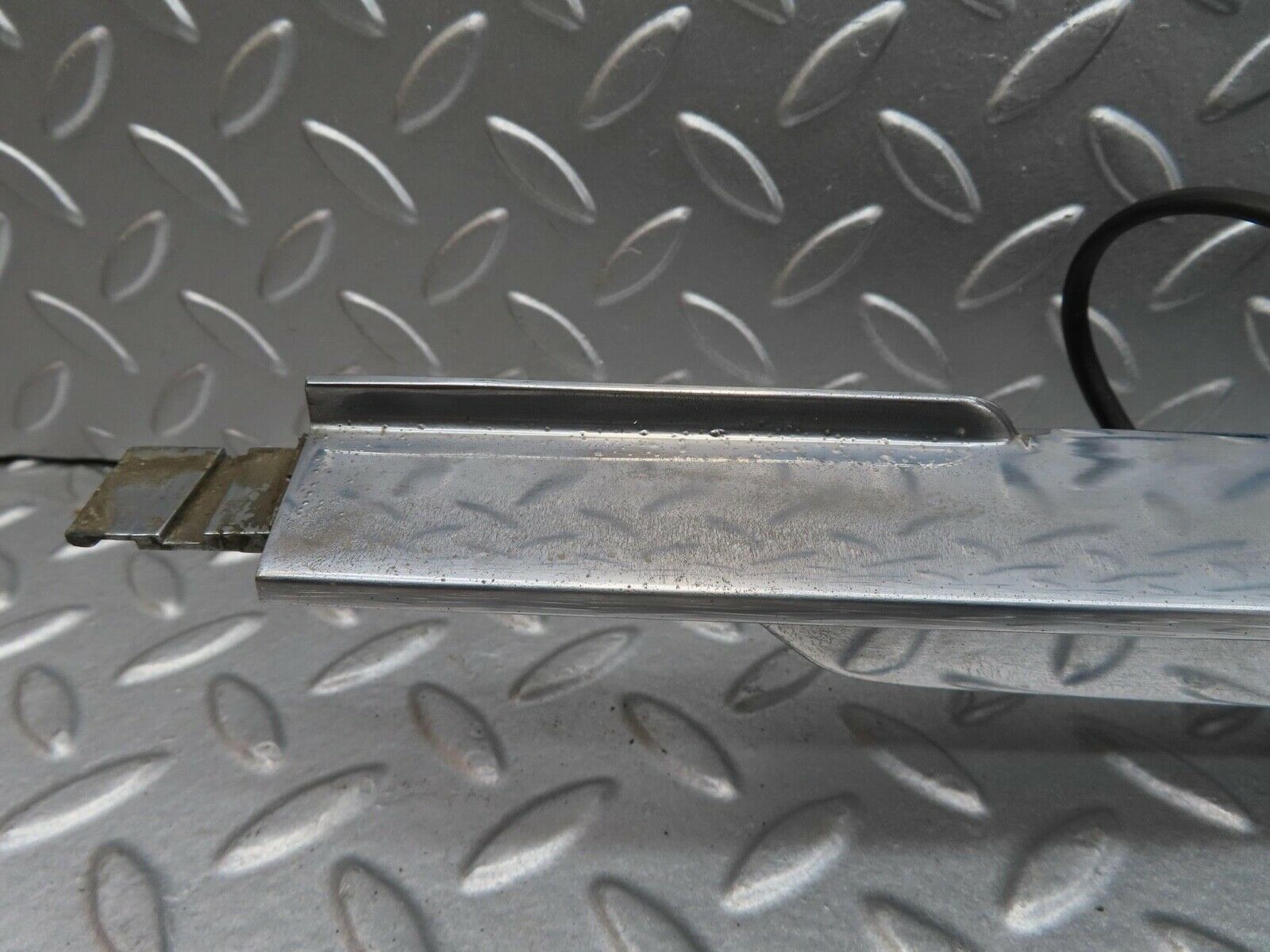 14330 Mercedes-Benz W116 350SE number Plate Light Holder Chrome Moulding Trim