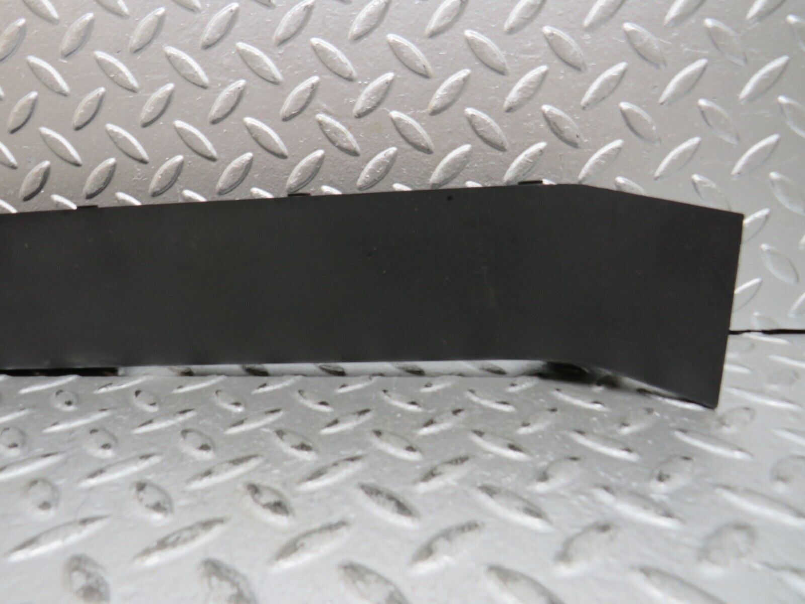 29005 Mercedes-Benz C124 320CE Coupe Ignition Wire Cover 1041590325