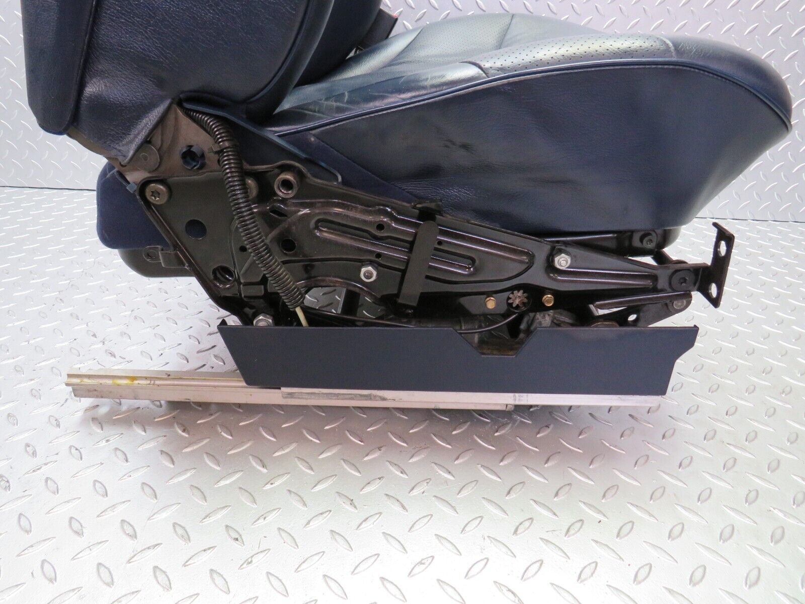 24702 Mercedes-Benz W140 S320 Front Right Seat Blue