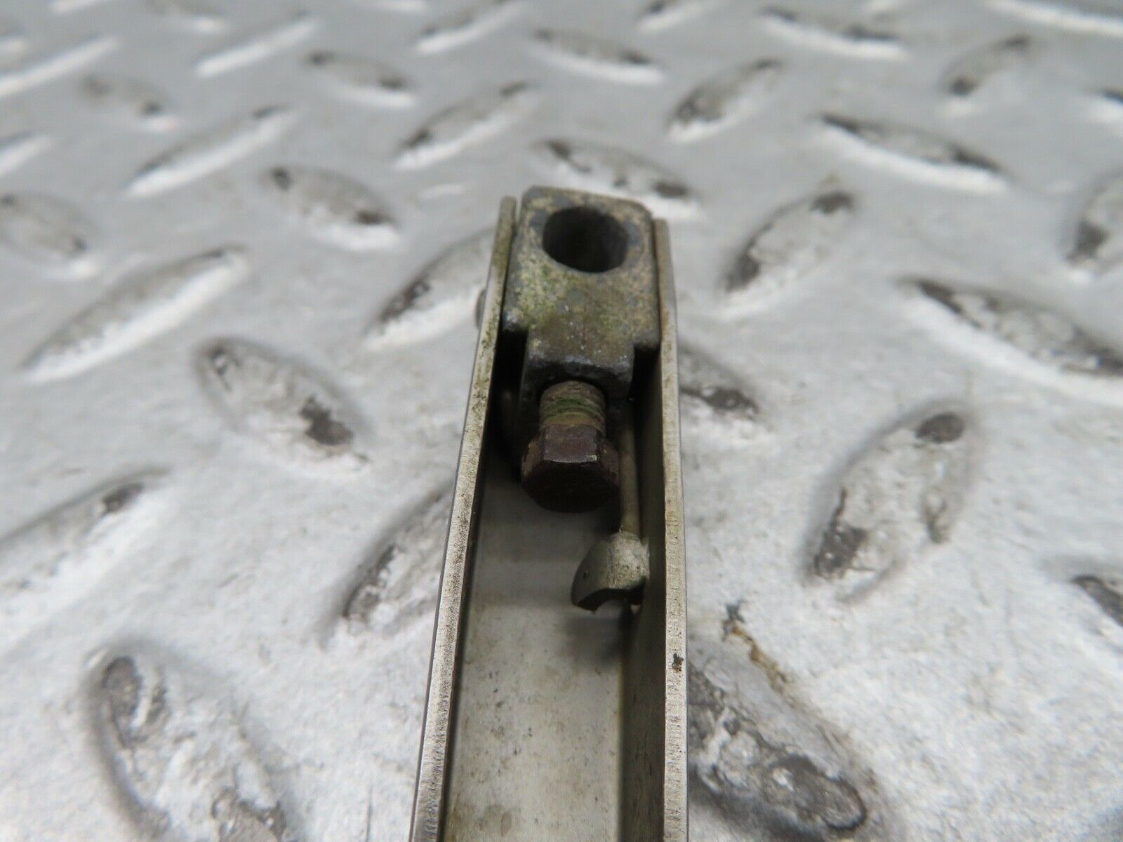 17874 Mercedes-Benz W116 450SEL Headlight Wiper Arm Left