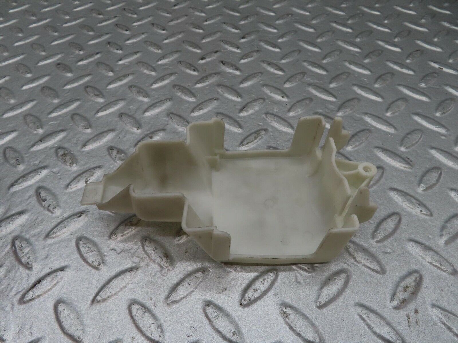 16221 Mercedes-Benz W124 260E Rear Door Lock Vacuum Actuator Cover 1248050590