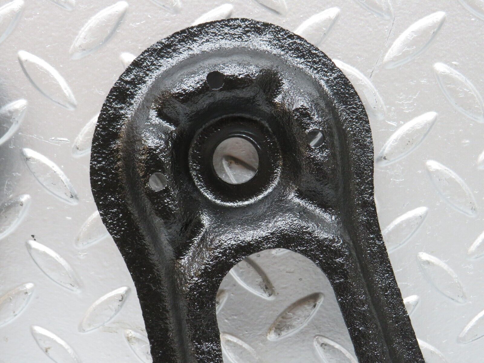 28515 Mercedes-Benz S123 Wagon Rear Suspension Axle Mounting Bracket