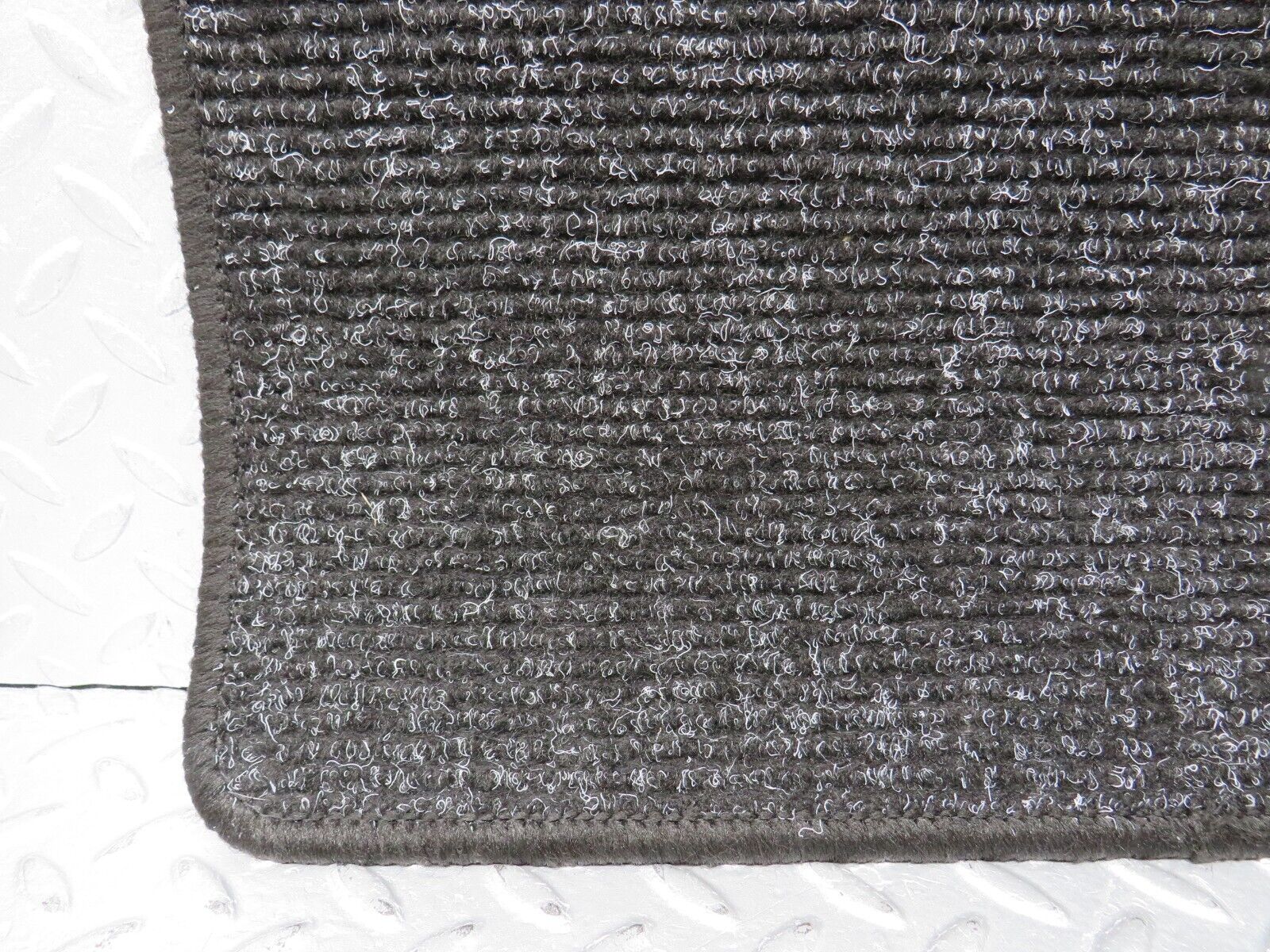 39047 Mercedes-Benz W201 190E 2.6L Rear Floor Mat 2x