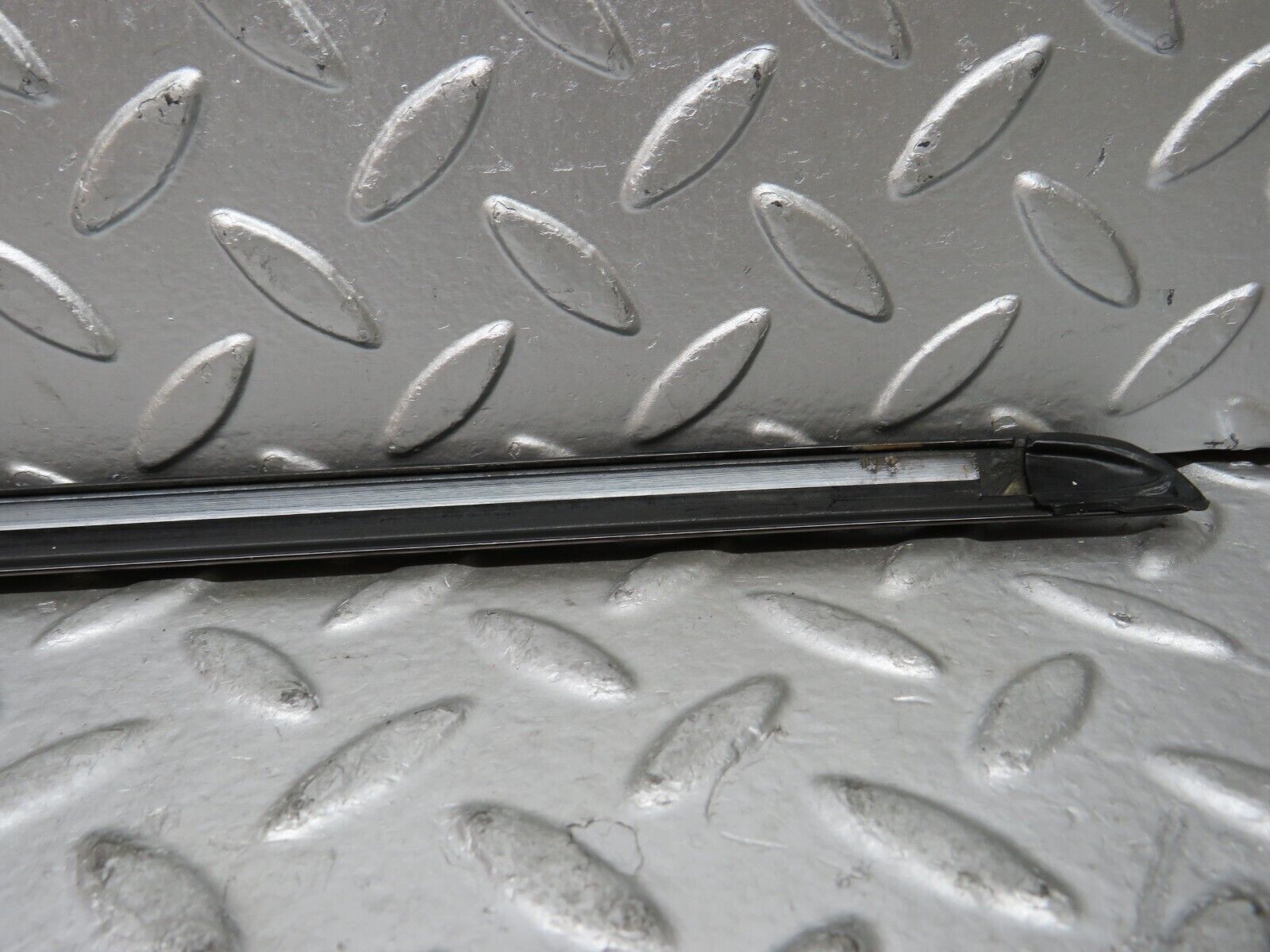 29003 Mercedes-Benz C124 320CE Coupe Rear Left Window Exterior Chrome Trim