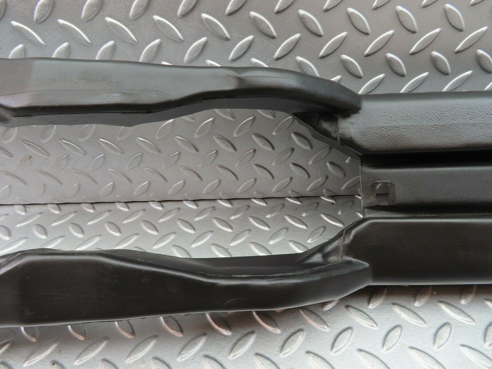 6133 Mercedes-Benz W126 380SE Air Duct Heating Pipe 1268310646