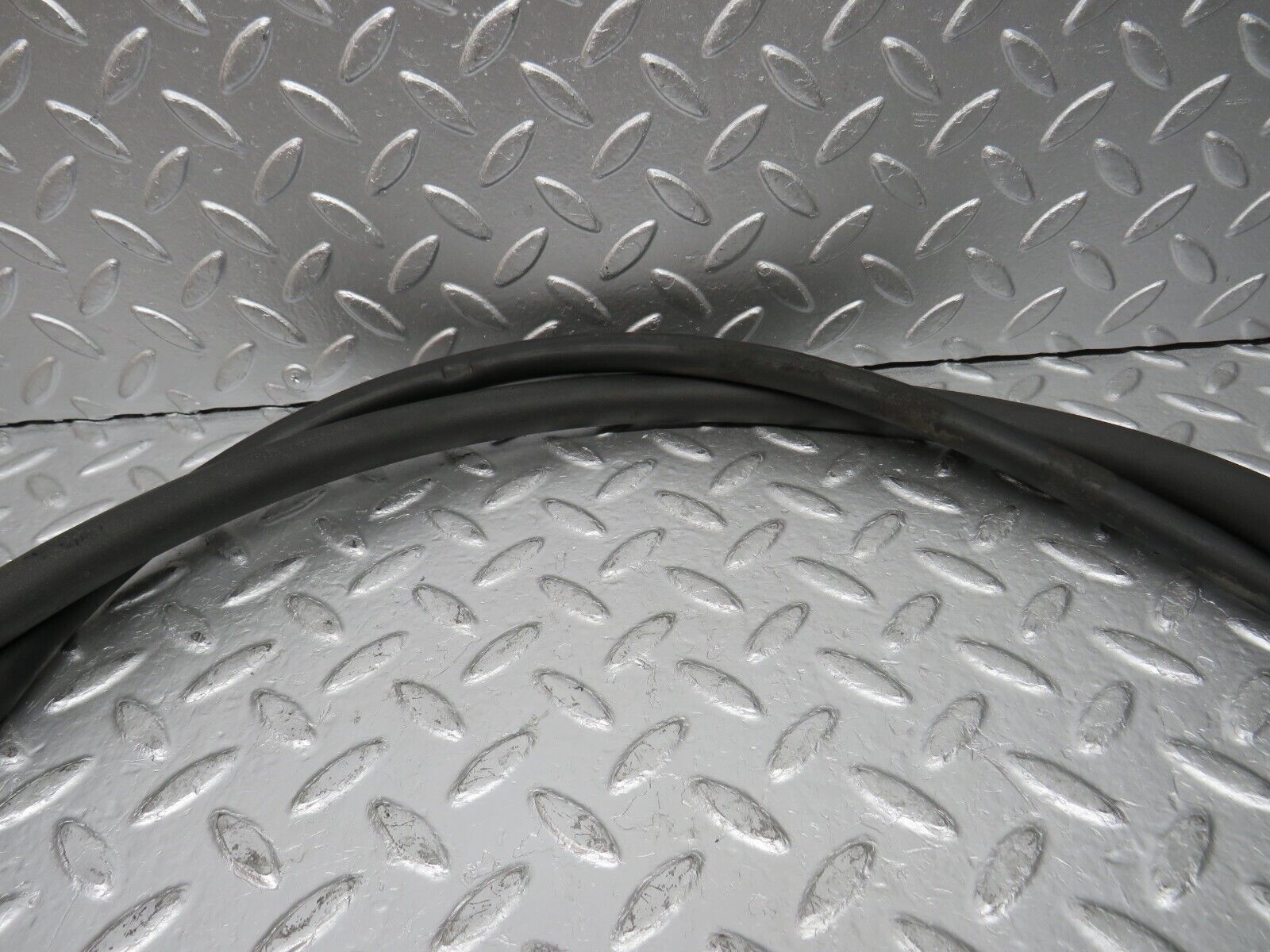 30526 Mercedes-Benz W124 230E Speedometer Cable 1245400568 For Automatic Gearbox