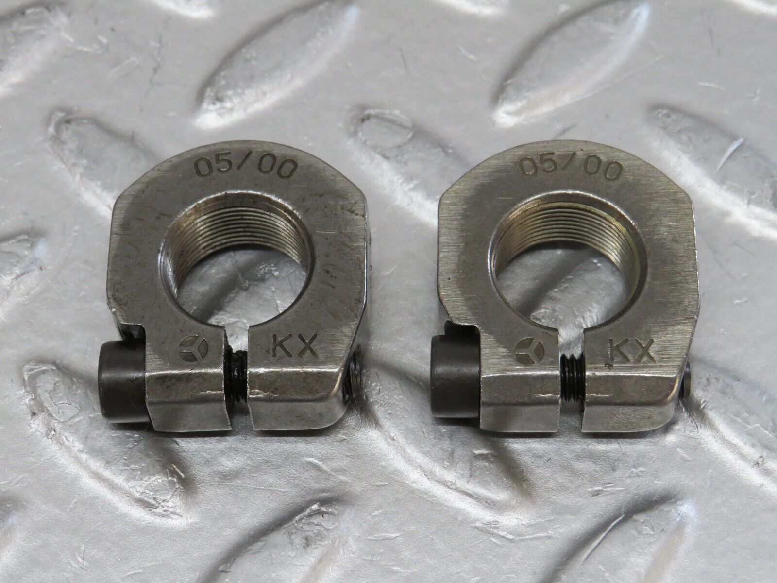 34863 Mercedes-Benz W210 320E Wheel Hub Locking Cap