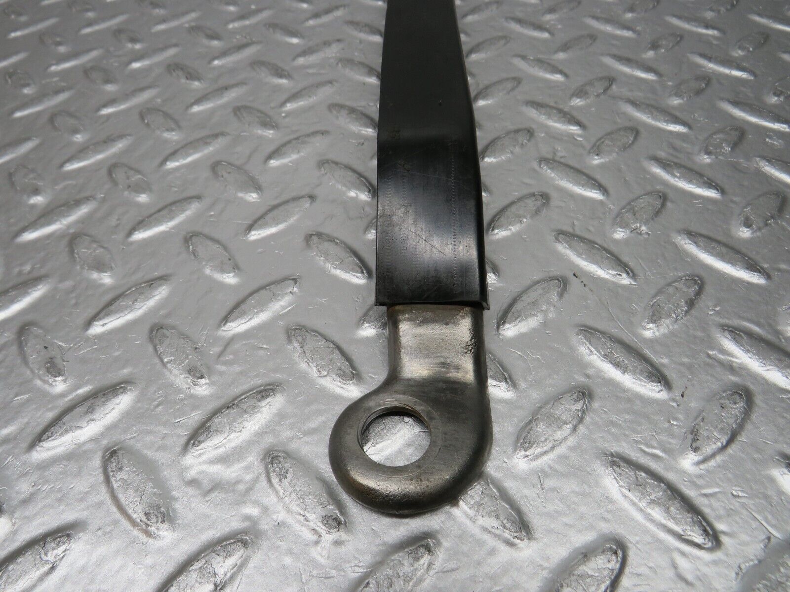 0096 Mercedes-Benz W116 350SE Seat Belt Runner Right