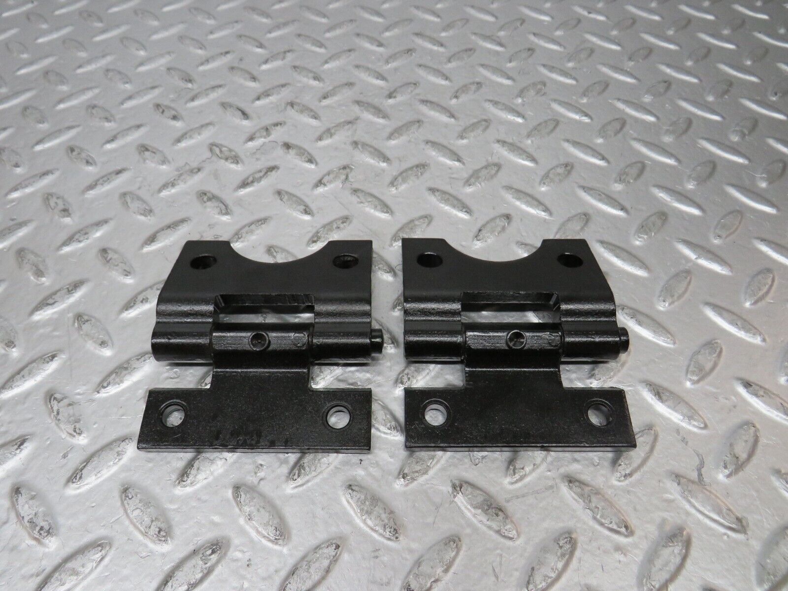 26141 Mercedes-Benz W116 450SE Right Door Hinges Pair