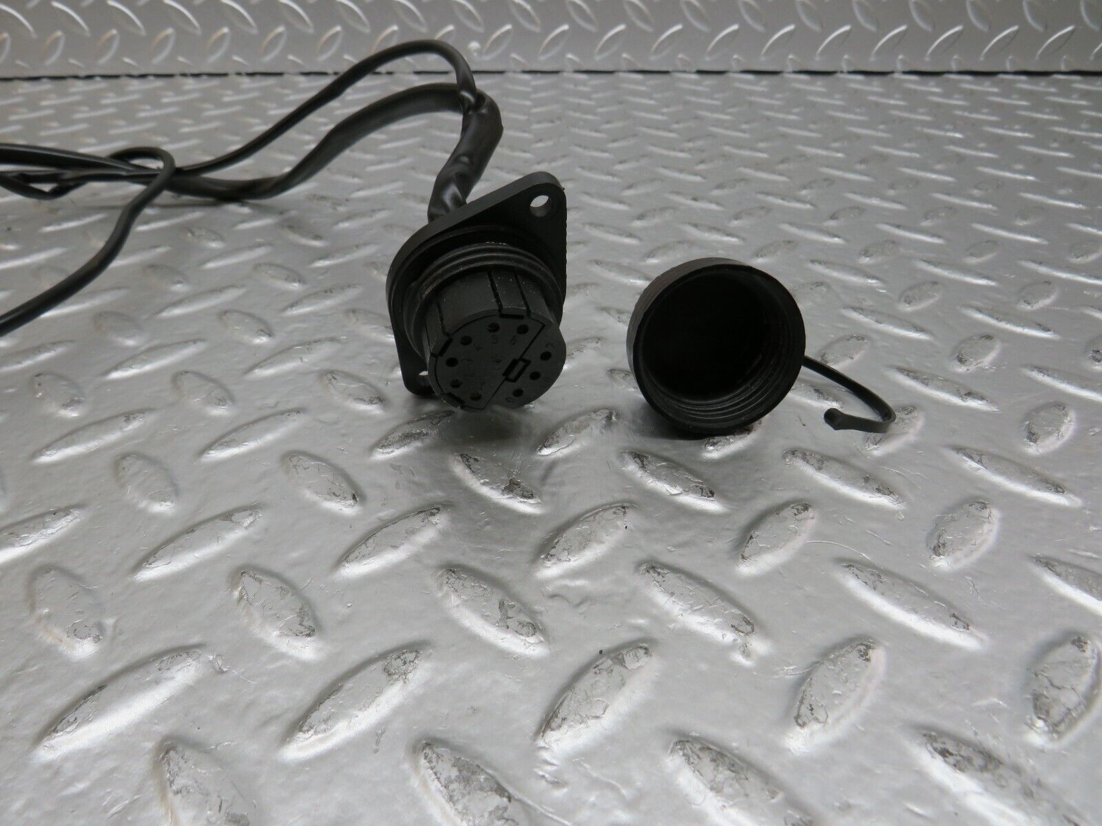 25416 Mercedes-Benz W123 200 Diagnostic Connector 1235450026