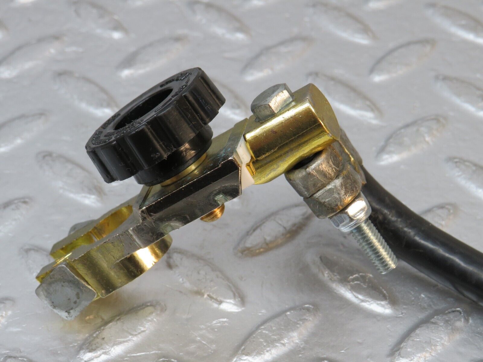 38255 Mercedes-Benz R129 280SL Coupe Battery Negative Cable Connector 1295400031