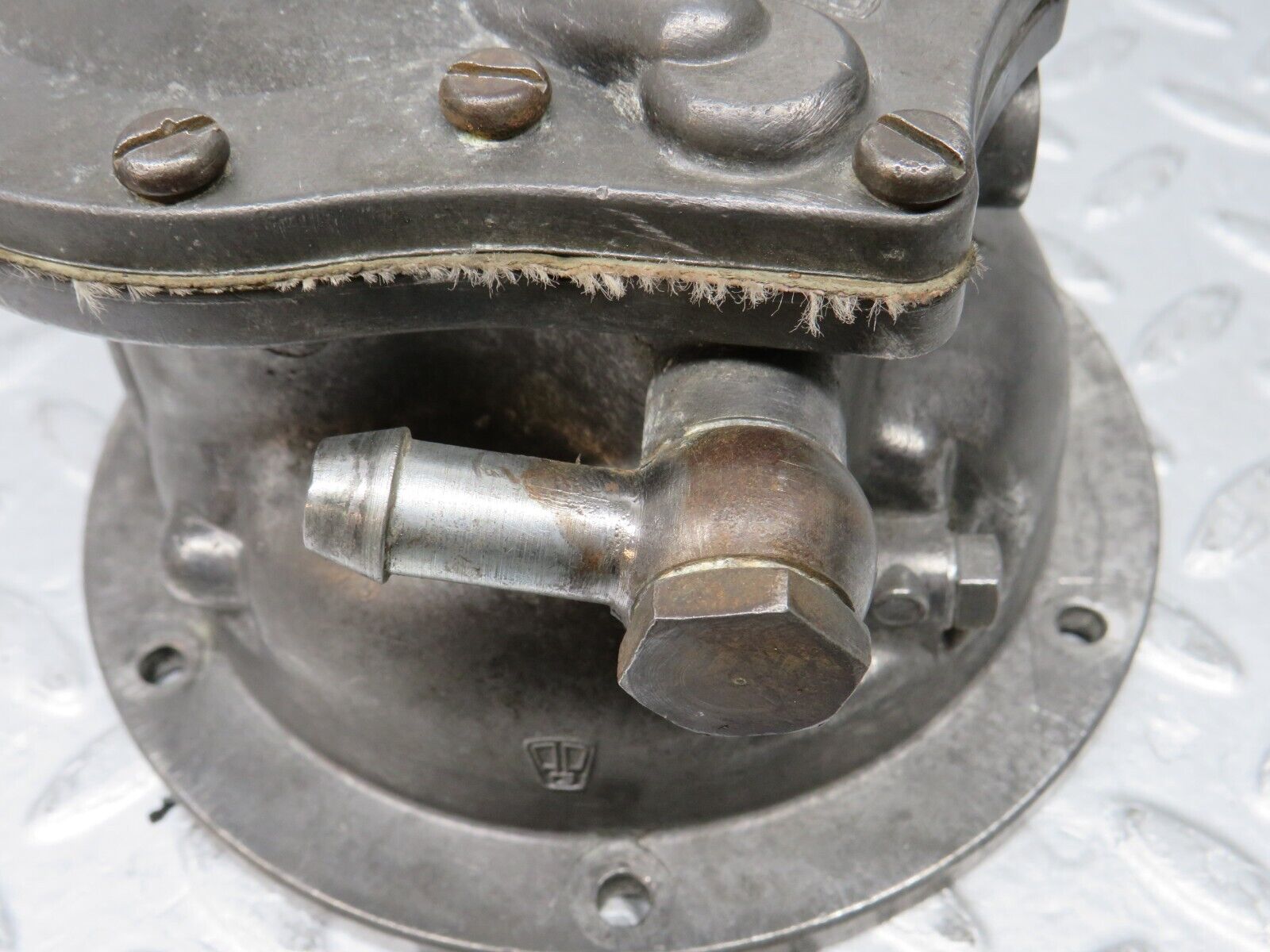 35909 Mercedes-Benz 240D OM616.912 Vacuum Pump Pierburg DB/U7 5015