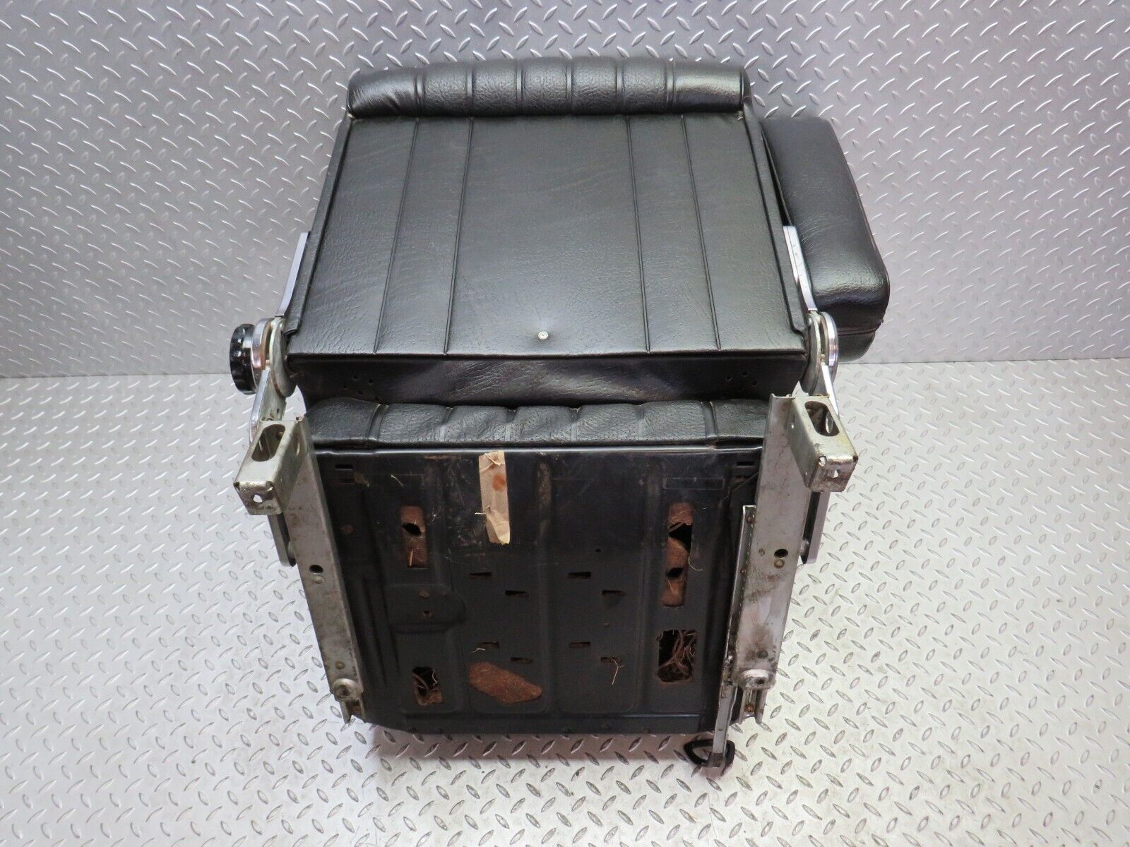 35884 Mercedes-Benz W108 Front Left Seat Black