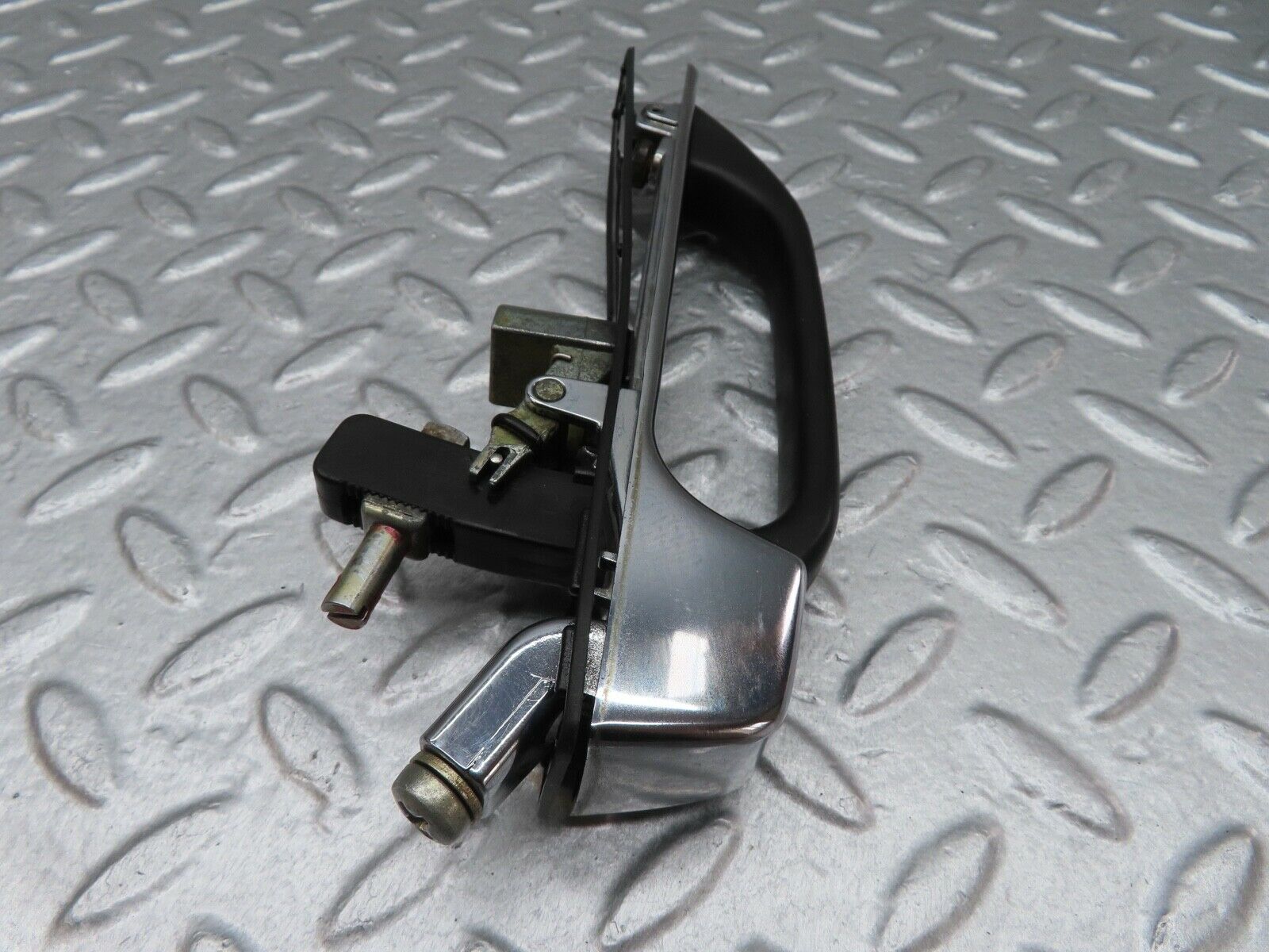 17947 Mercedes-Benz W123 200 Rear Left Exterior Door Handle 1237600359