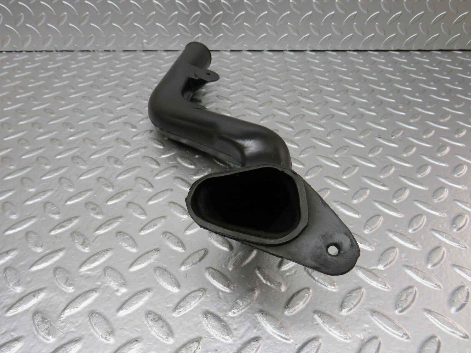 25004 Mercedes-Benz W140 S320 Engine Bay Water Drain 1408327894