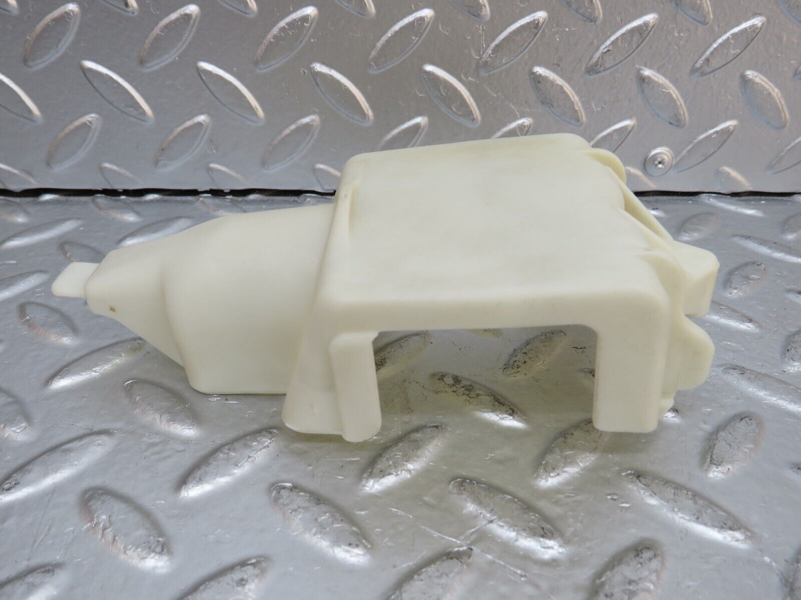 29336 Mercedes-Benz W124 230E Rear Door Lock Vacuum Actuator Cover 1248050590