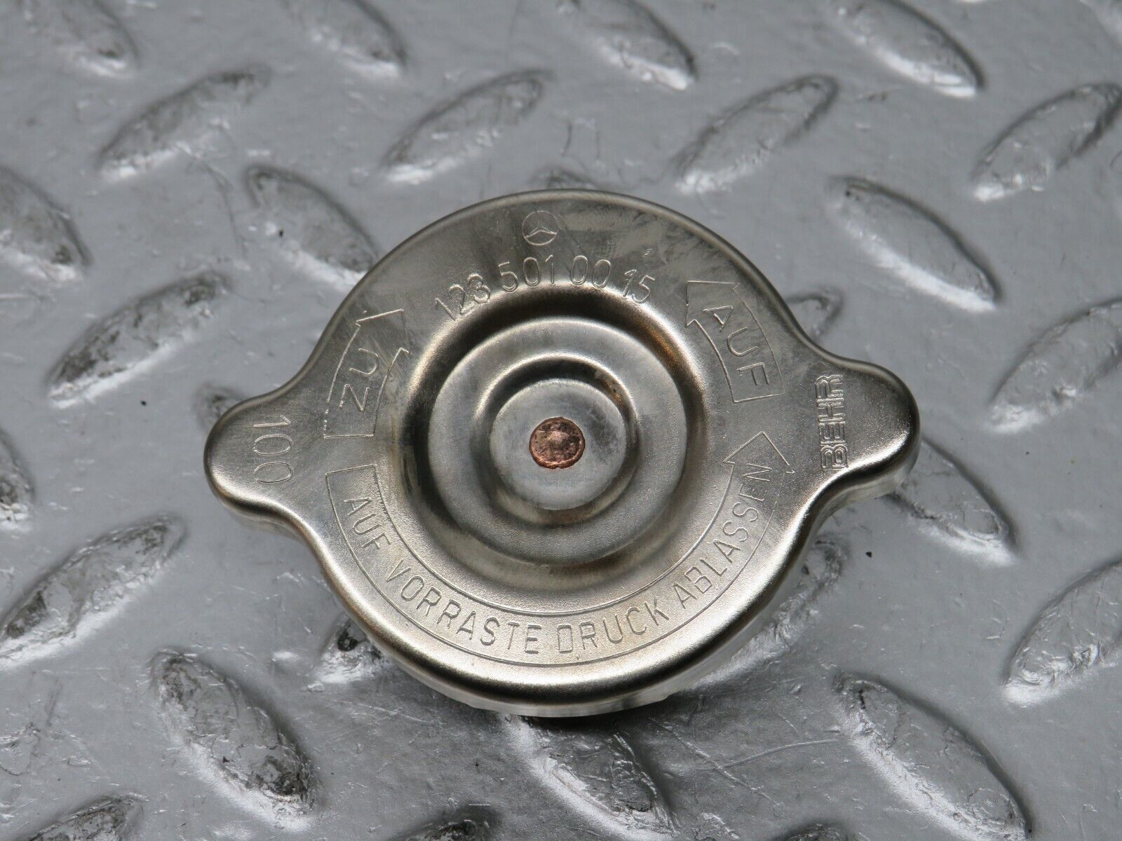 32024 Mercedes-Benz W123 230E Radiator Cap 1235010015