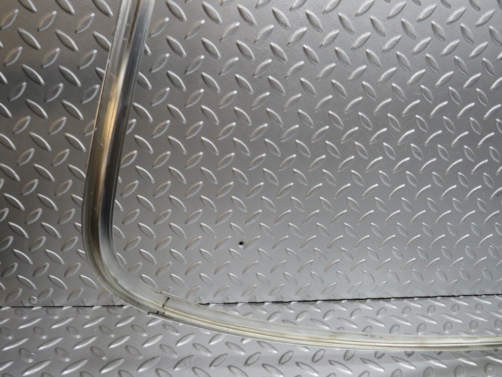 29625 Mercedes-Benz W123 230E Rear Windscreen Chrome Frame