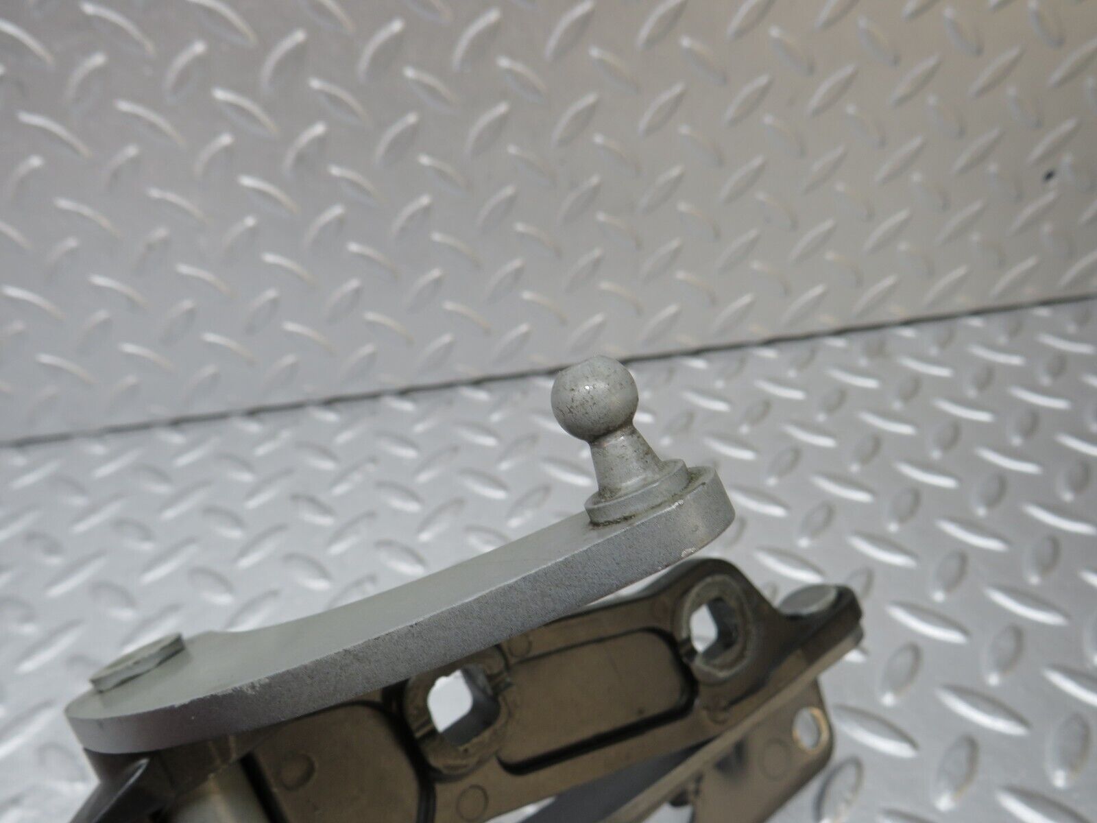 35223 Mercedes-Benz W221 Bonnet Hinge Right Side 2218800428