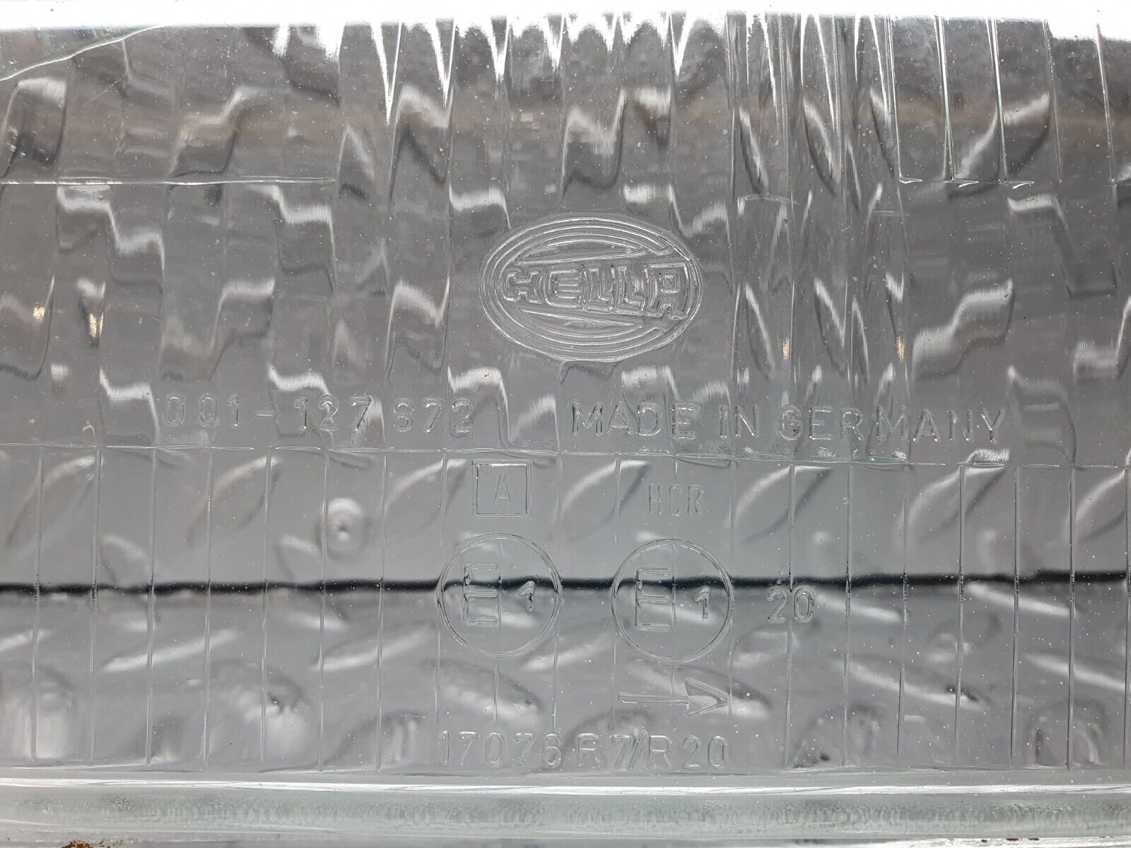 40723 Mercedes-Benz W123 300D Headlight Lens Right Hella 34461R19