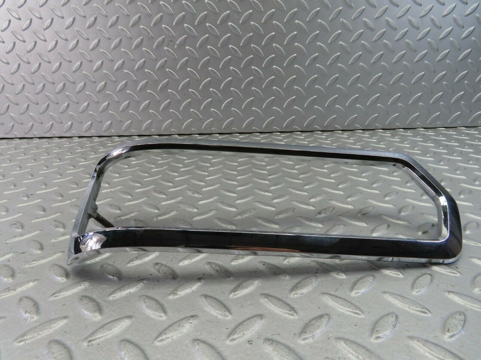 8099 Mercedes-Benz W108 Tail Light Chrome Frame Right 1088260259