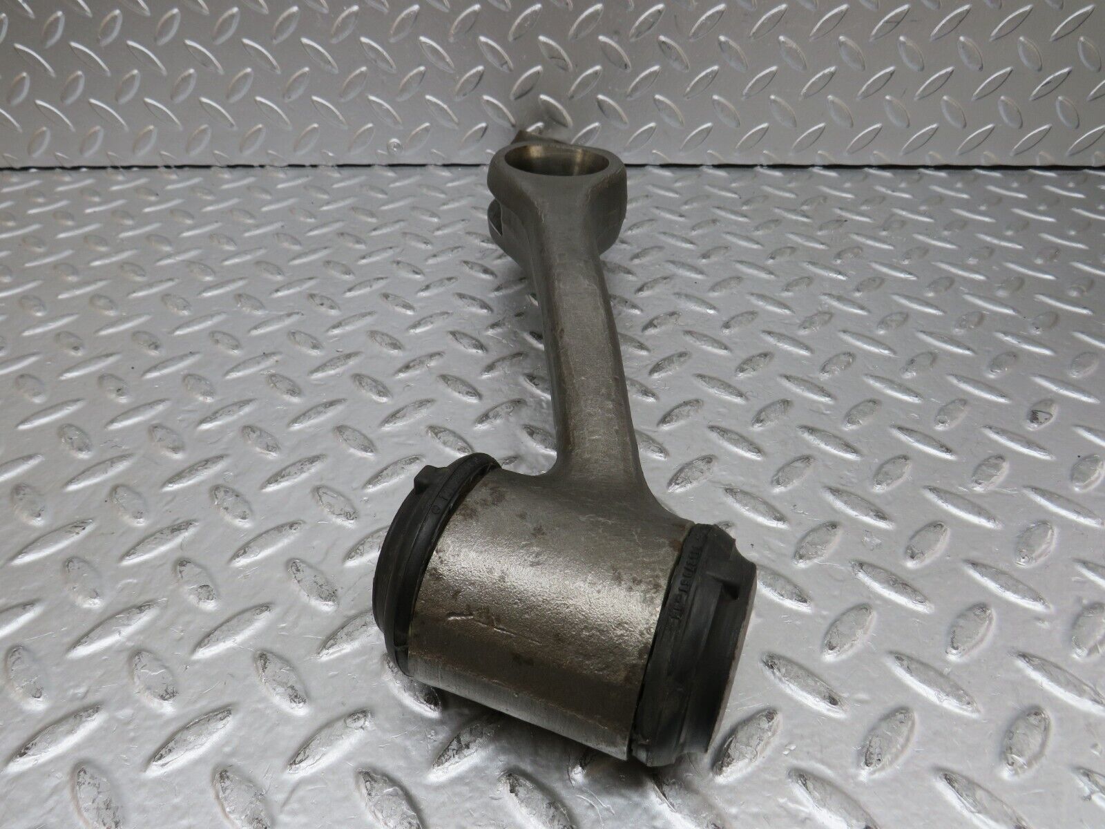 27073 Mercedes-Benz W123 280E Front Right Lower Control Arm New 23RG41CR4