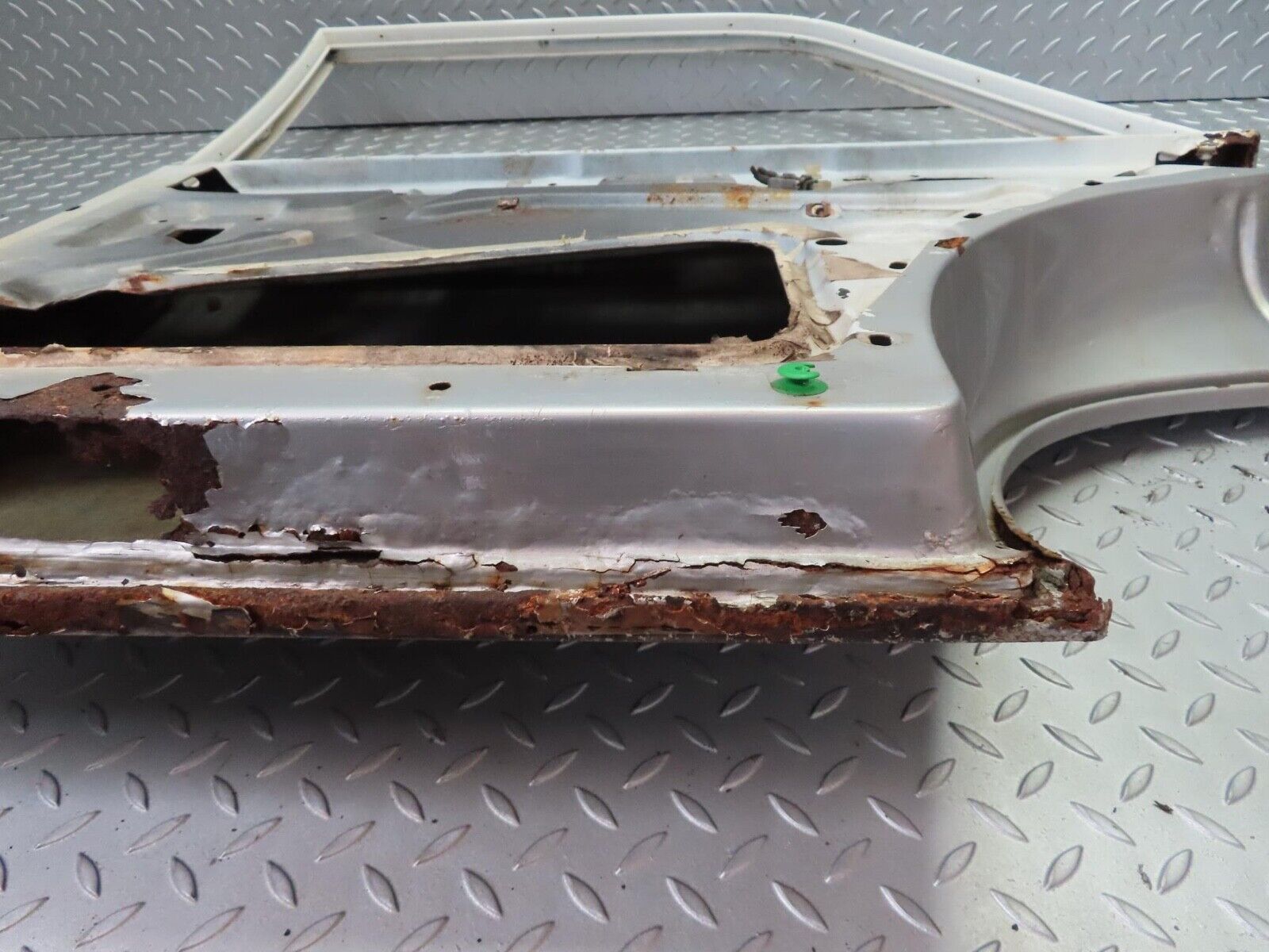 12552 Mercedes-Benz W108 280SE 3.5 Rear Right Door