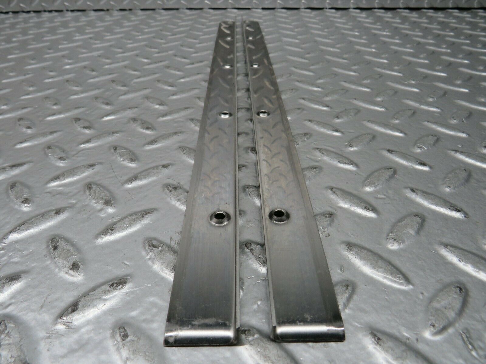 23219 Mercedes-Benz W116 350SE Sunroof Chrome Trim Set