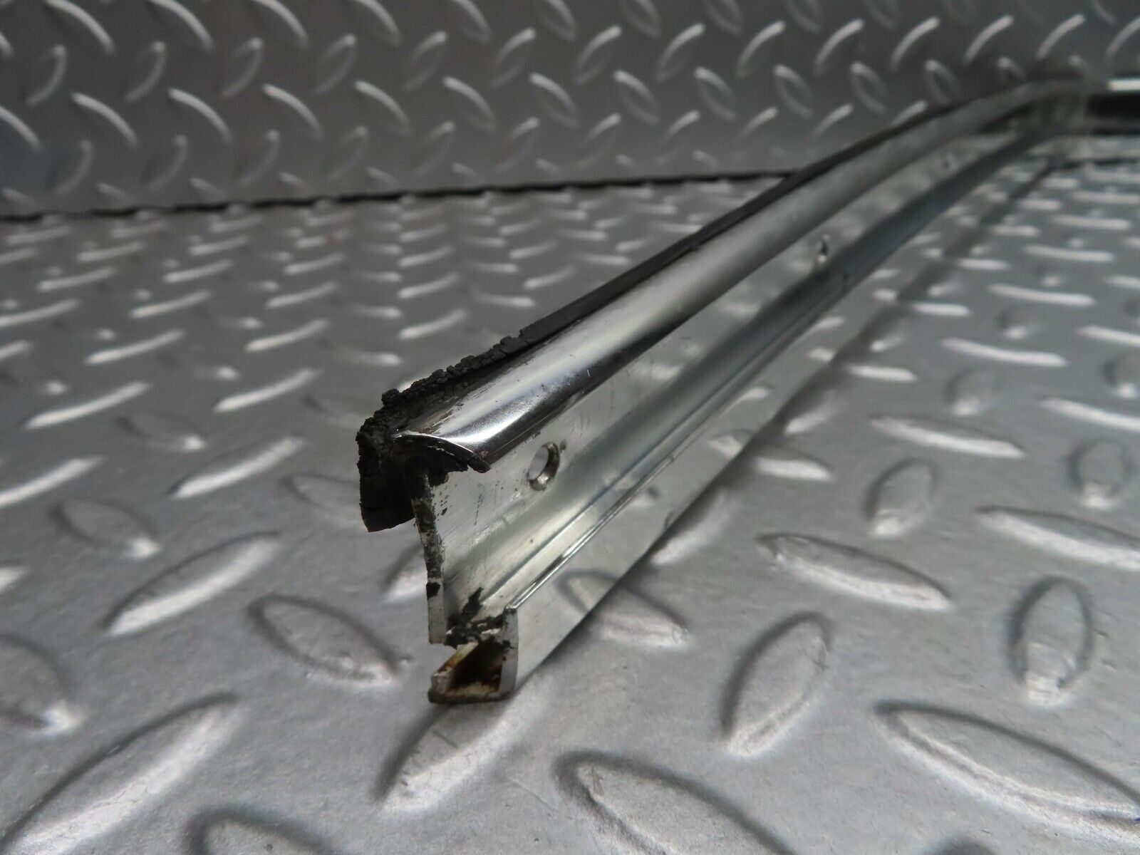 20954 Mercedes-Benz W114 250CE Coupe Roof Chrome Moulding Trim Right Side