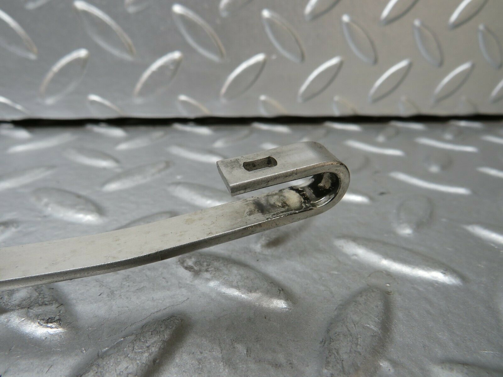 23224 Mercedes-Benz W116 350SE Wiper Arm Bosch Left Side