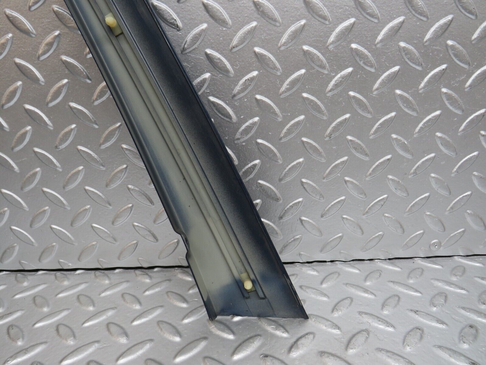 31183 Mercedes-Benz S124 220TE Wagon Front Right Door Exterior Frame Trim