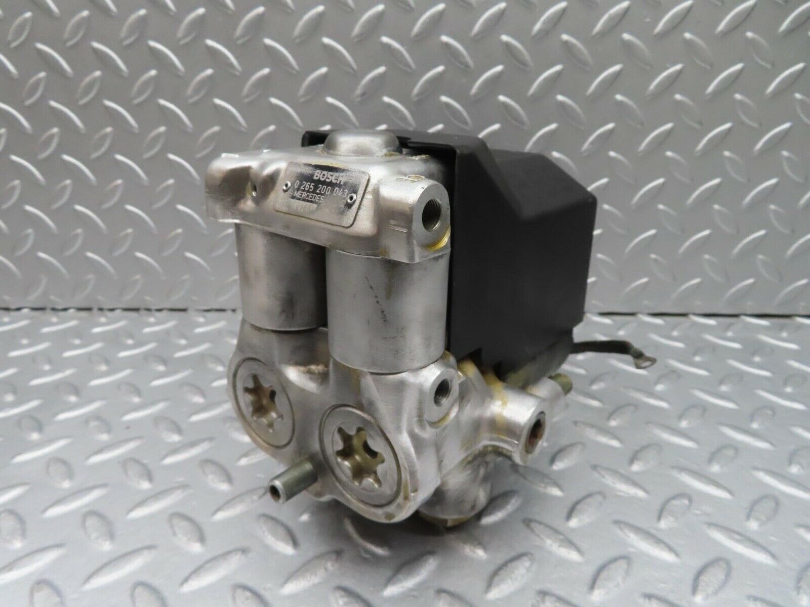 11902 Mercedes-Benz R129 300SL Coupe ABS Brake Pump Bosch 0265200043