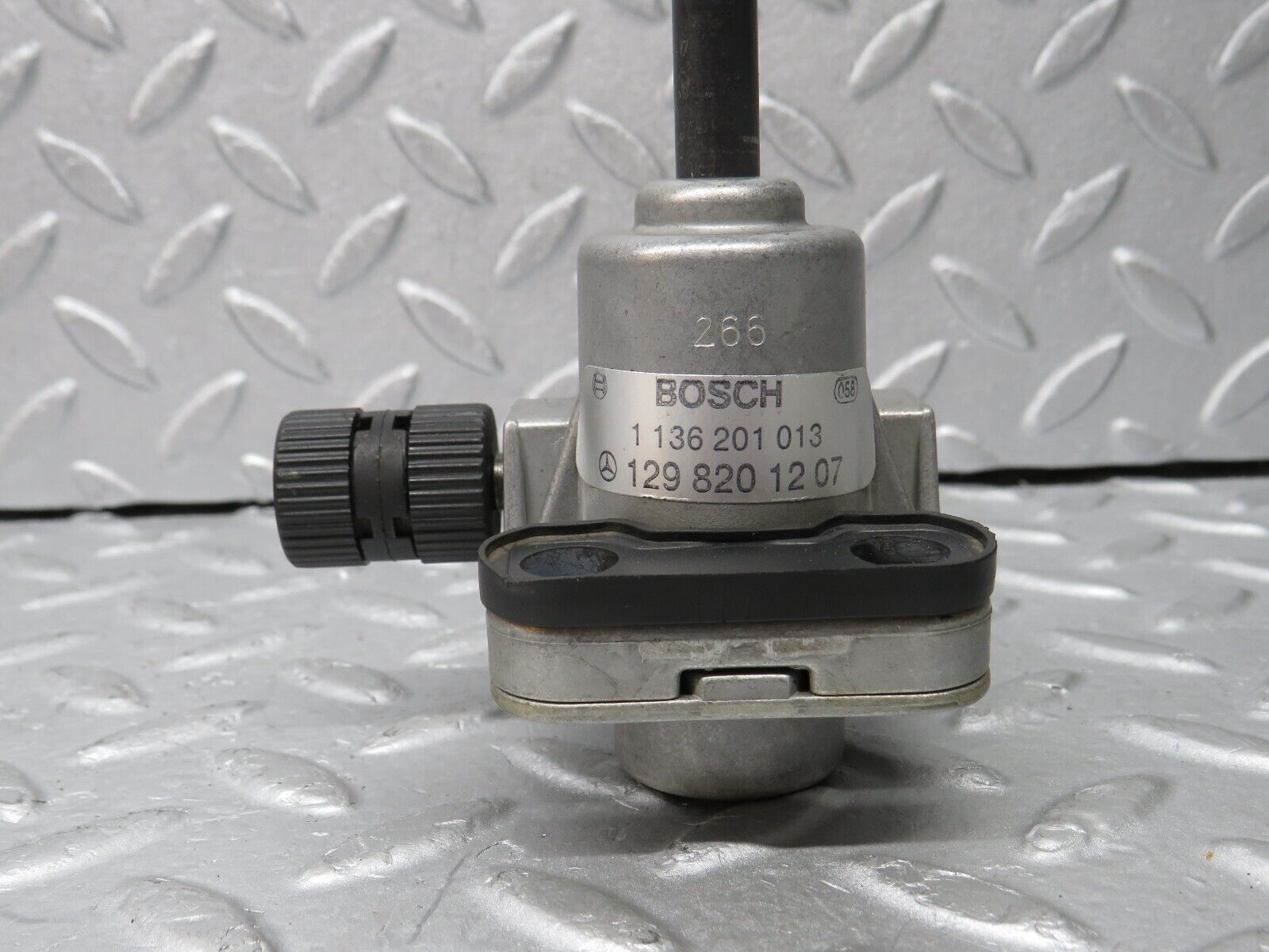 36854 Mercedes-Benz R129 300SL-24 Front Left Seat Adjustment Motor Bosch 1136201013 1298201207