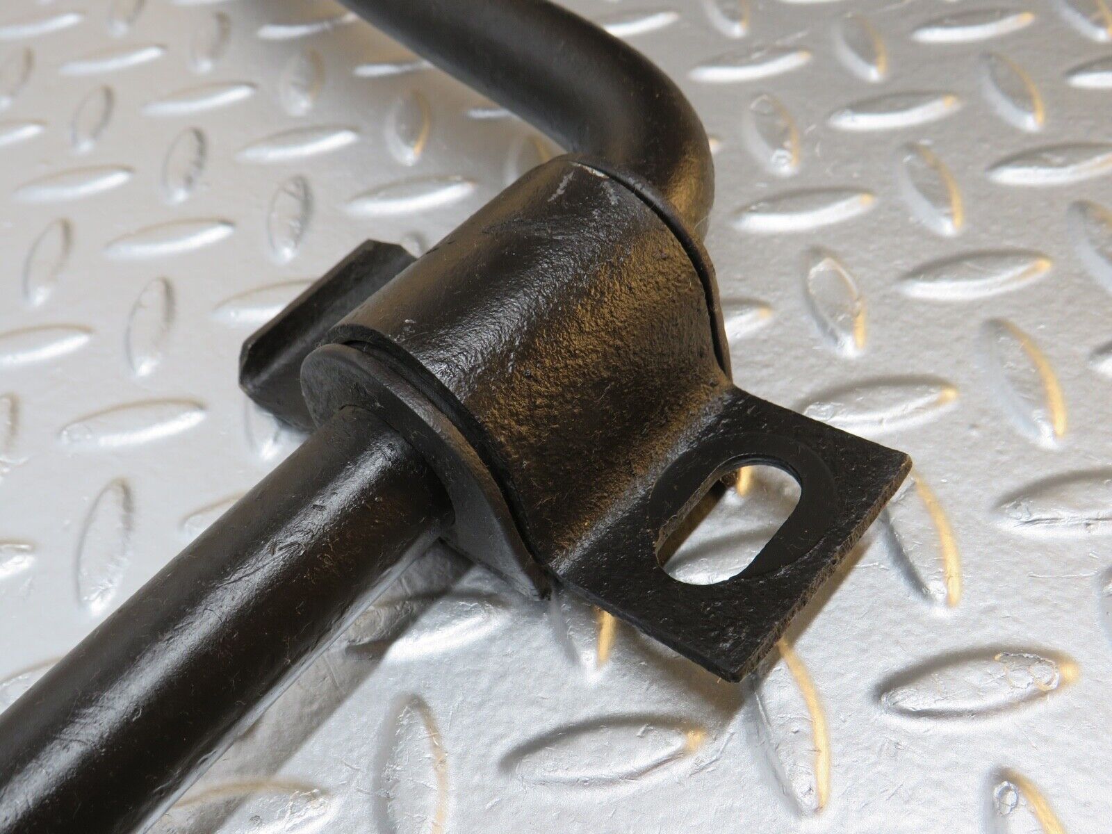 0383 Mercedes-Benz W108 280SE Torsion Bar 1083230965