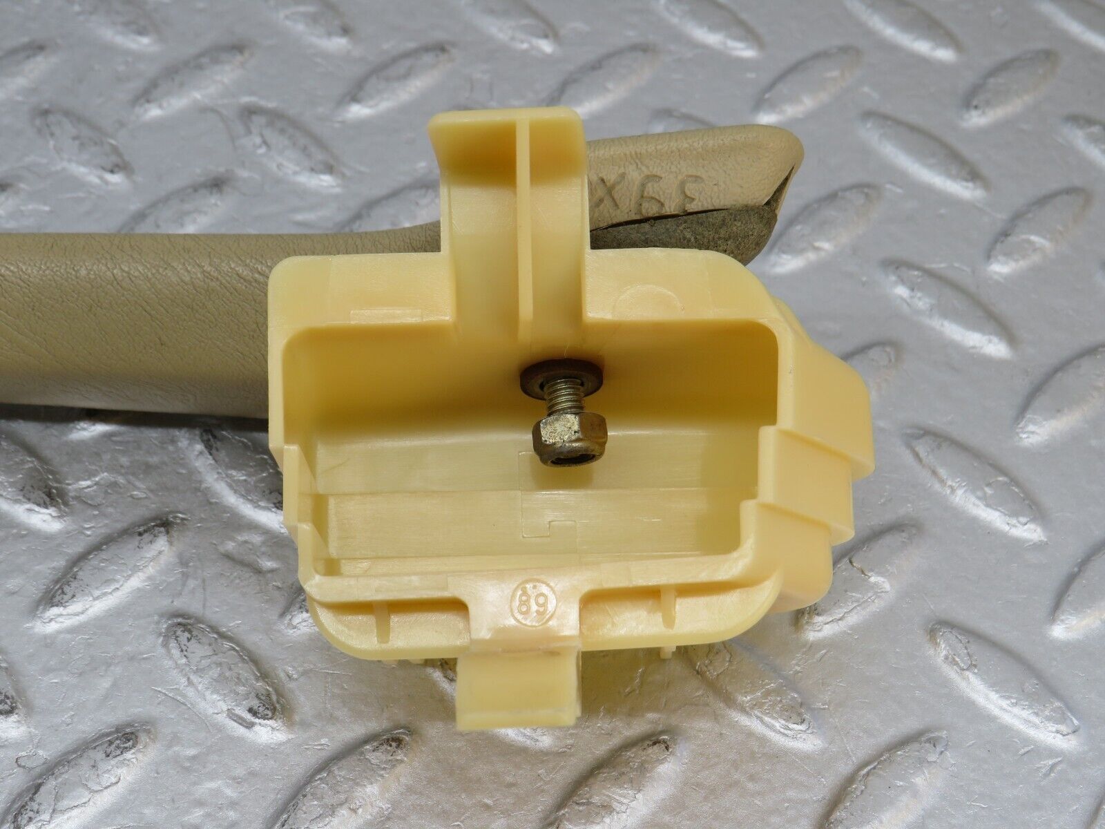 36721 Mercedes-Benz W201 190E 2.0L Interior Door Handle Beige Left 2018100351 2017200128