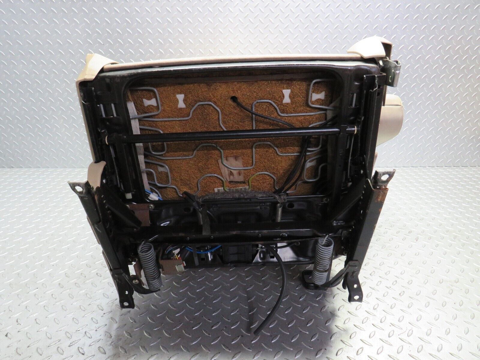 28970 Mercedes-Benz C124 320CE Coupe Front Left Seat Leather Beige