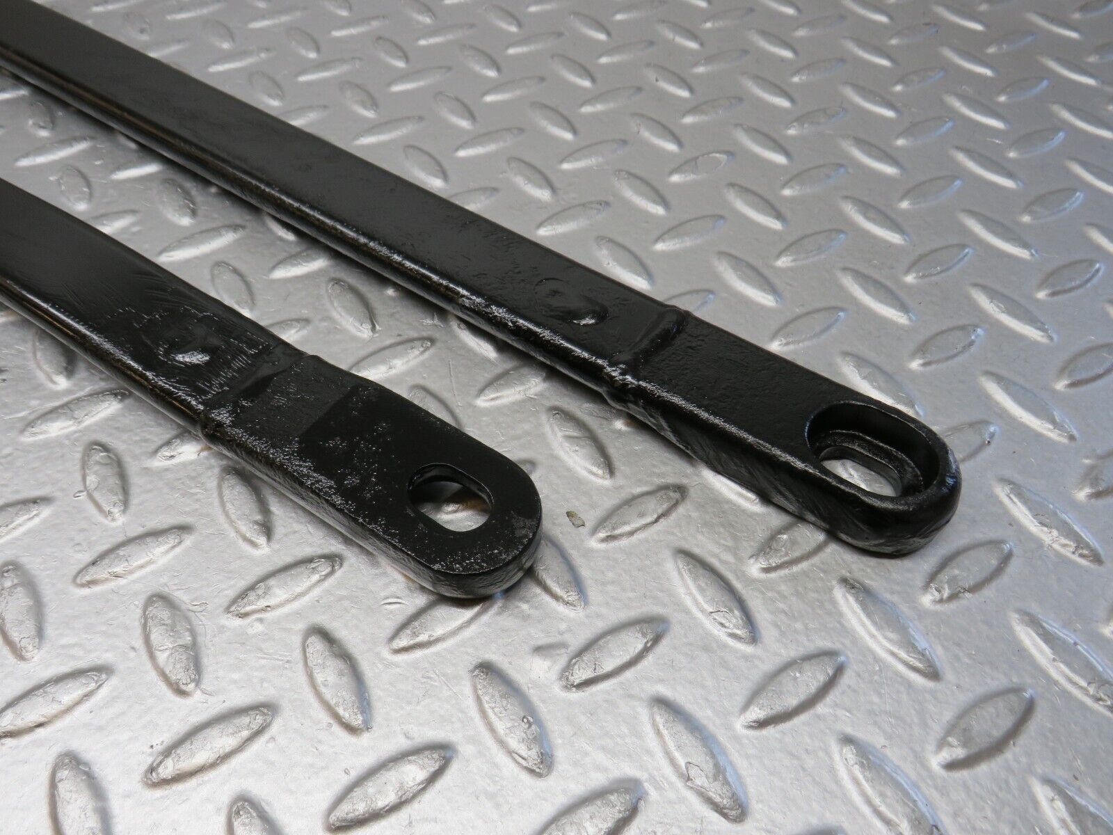 38191 Mercedes-Benz A124 320E Cabriolet Rear Suspension Anti Roll Bar Axle Support 2x