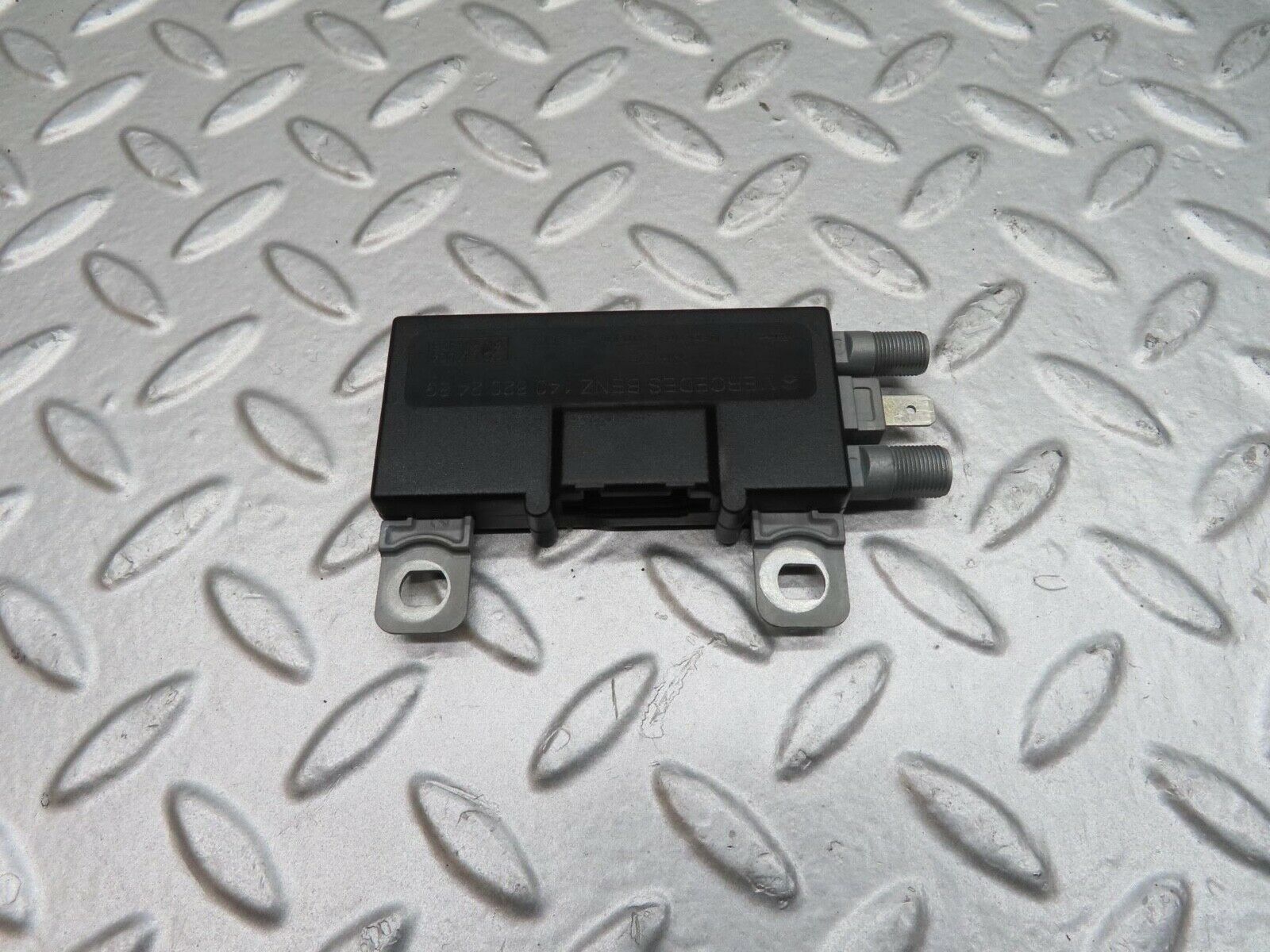 14940 Mercedes-Benz W140 S320 Antenna Amplifier 1408202489